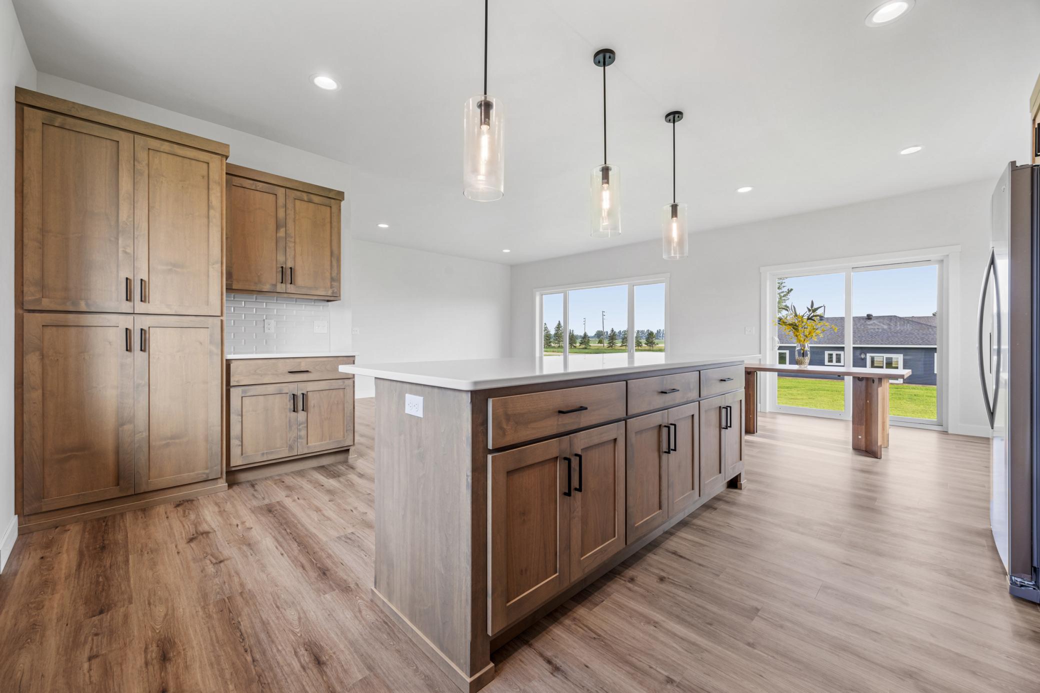 2023 single family home for sale at 300 Prairie Drive N in Hankinson, ND — 4 bed, 3 bath (photo 9 of 26)