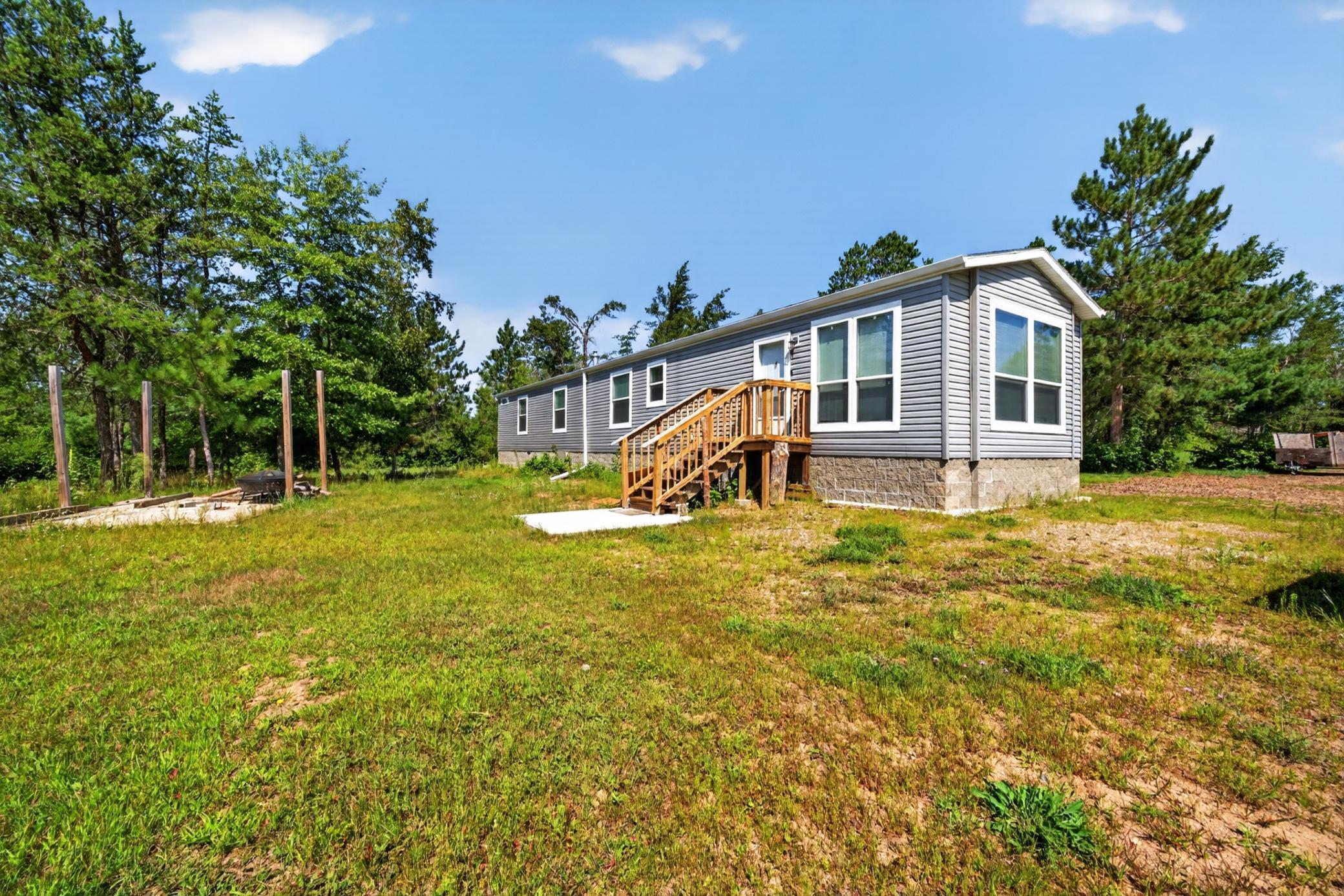 2022 single family home for sale at 2101 Frohn Road NE in Bemidji, MN — 3 bed, 2 bath (photo 2 of 25)