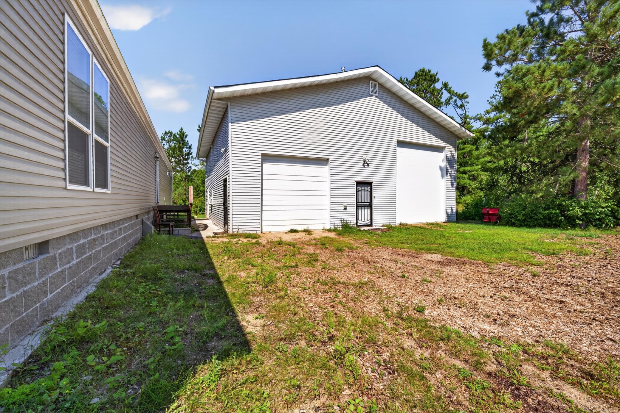 2022 single family home for sale at 2101 Frohn Road NE in Bemidji, MN — 3 bed, 2 bath (photo 4 of 25)