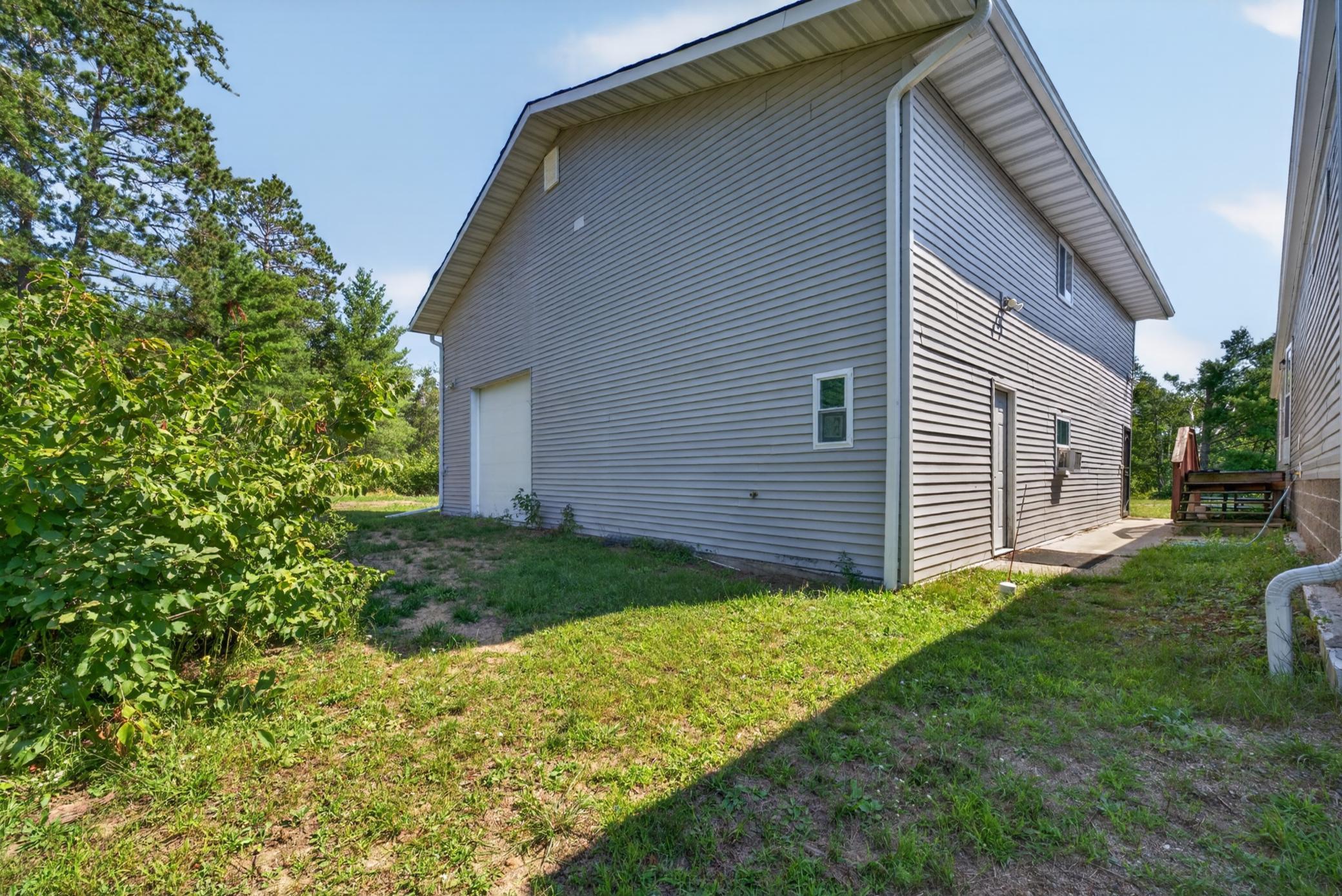 2022 single family home for sale at 2101 Frohn Road NE in Bemidji, MN — 3 bed, 2 bath (photo 5 of 25)