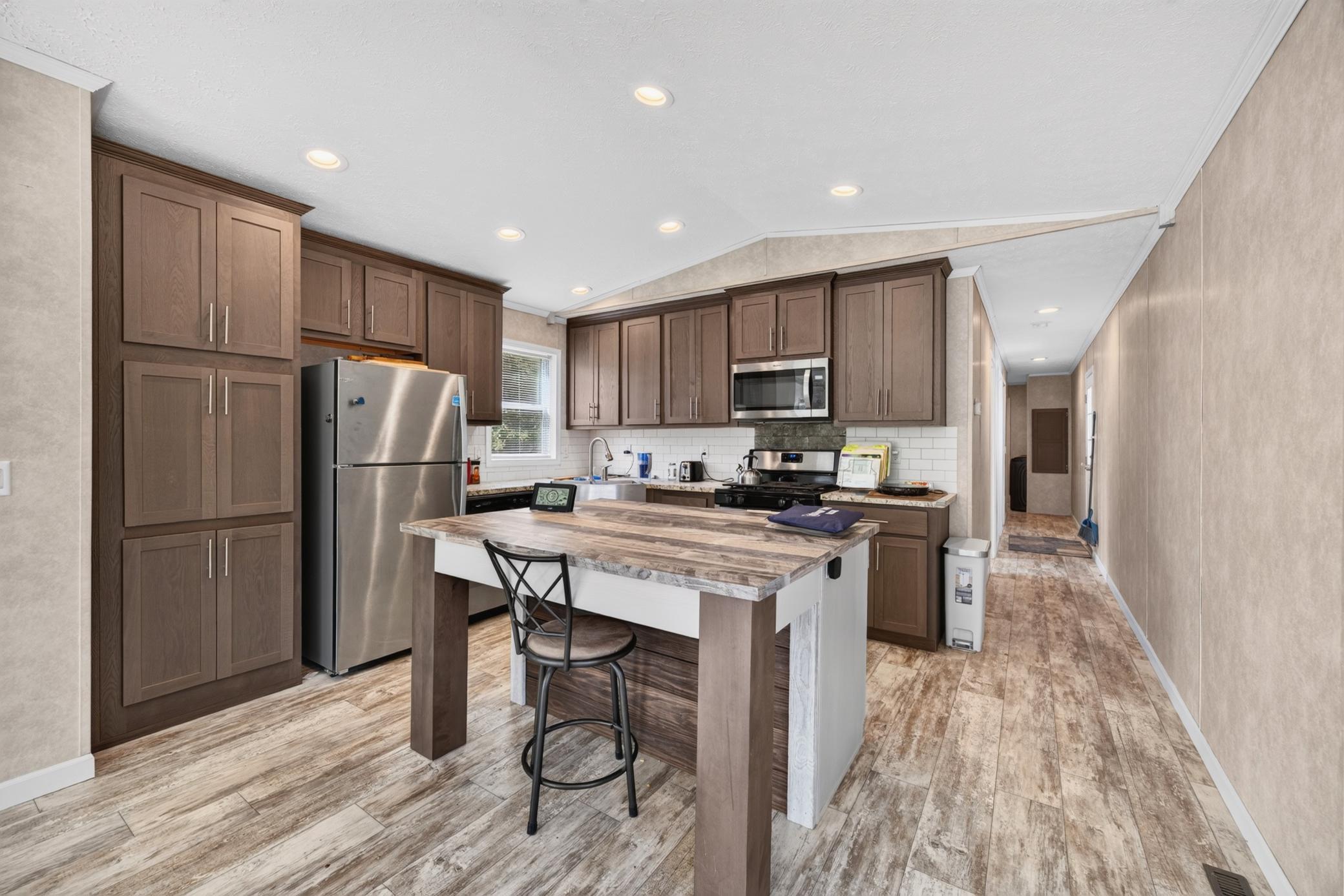 2022 single family home for sale at 2101 Frohn Road NE in Bemidji, MN — 3 bed, 2 bath (photo 7 of 25)