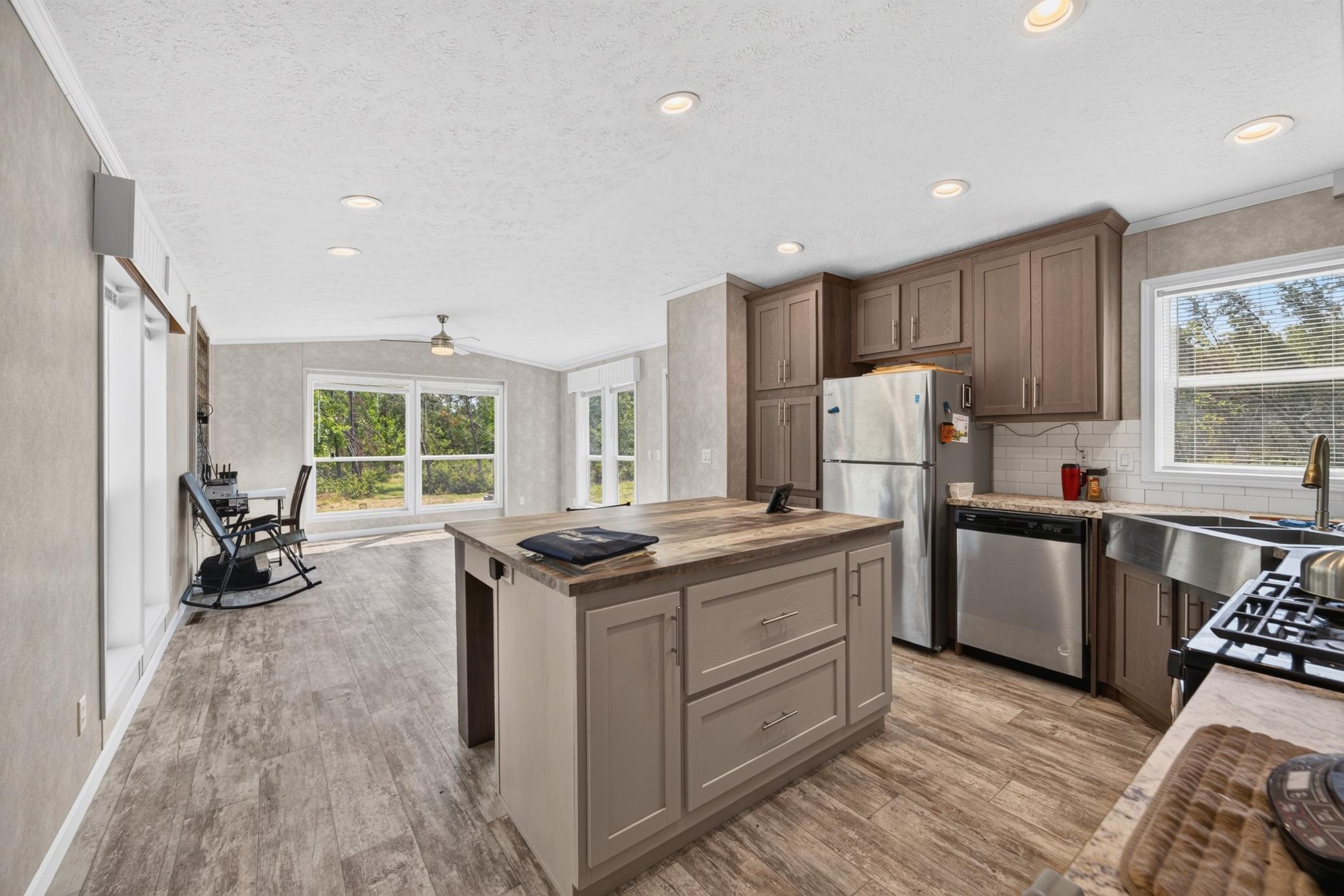 2022 single family home for sale at 2101 Frohn Road NE in Bemidji, MN — 3 bed, 2 bath (photo 8 of 25)