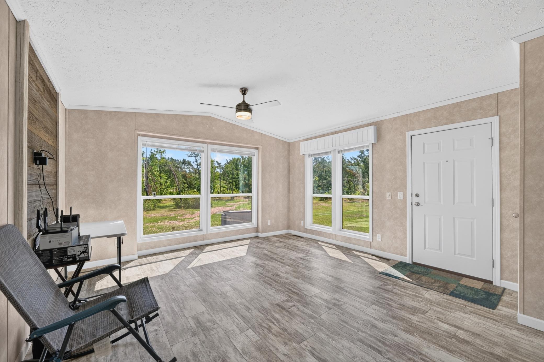 2022 single family home for sale at 2101 Frohn Road NE in Bemidji, MN — 3 bed, 2 bath (photo 10 of 25)