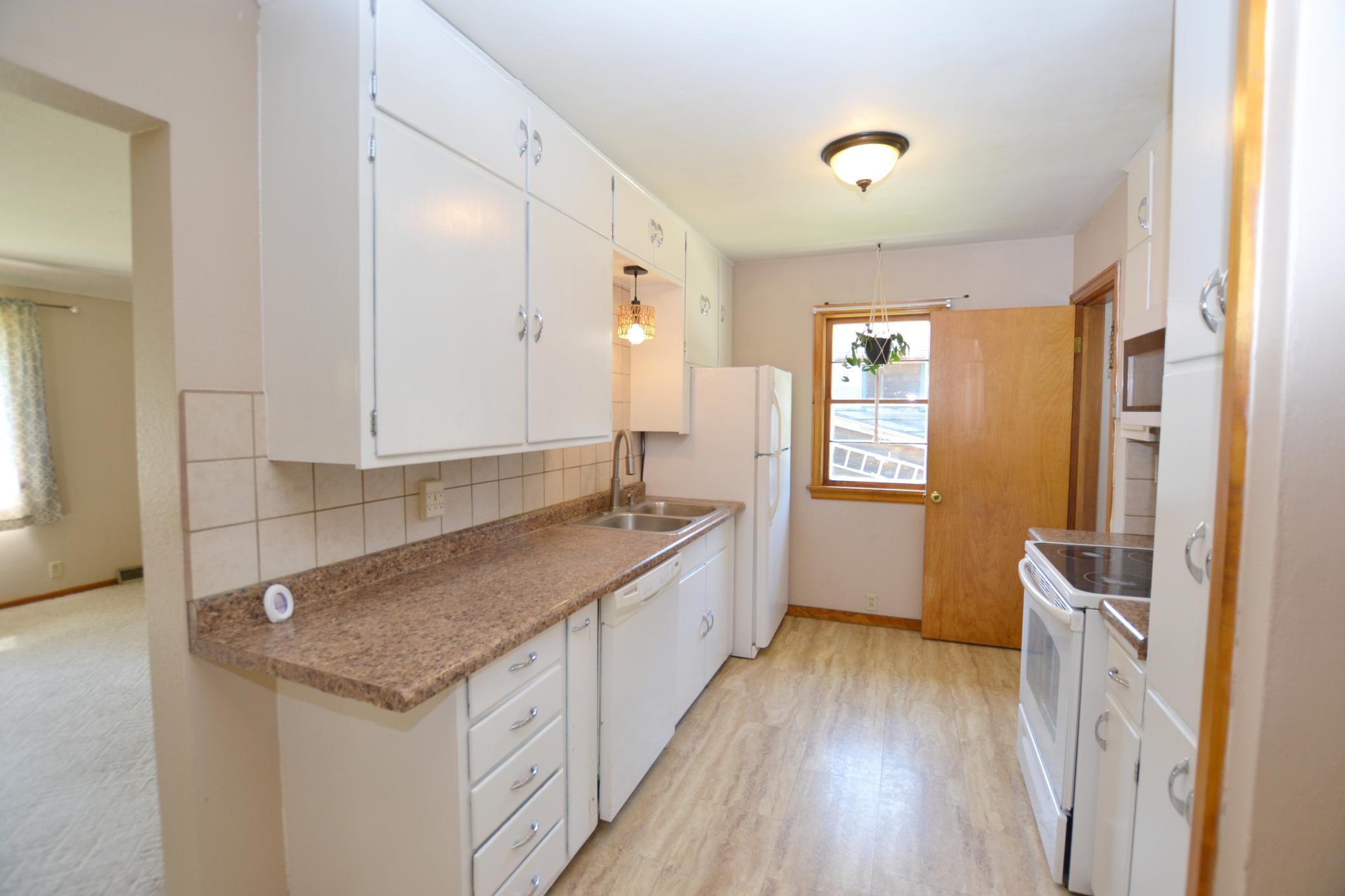 1957 single family home for sale at 806 5th Street NE in Staples, MN — 3 bed, 2 bath (photo 5 of 28)