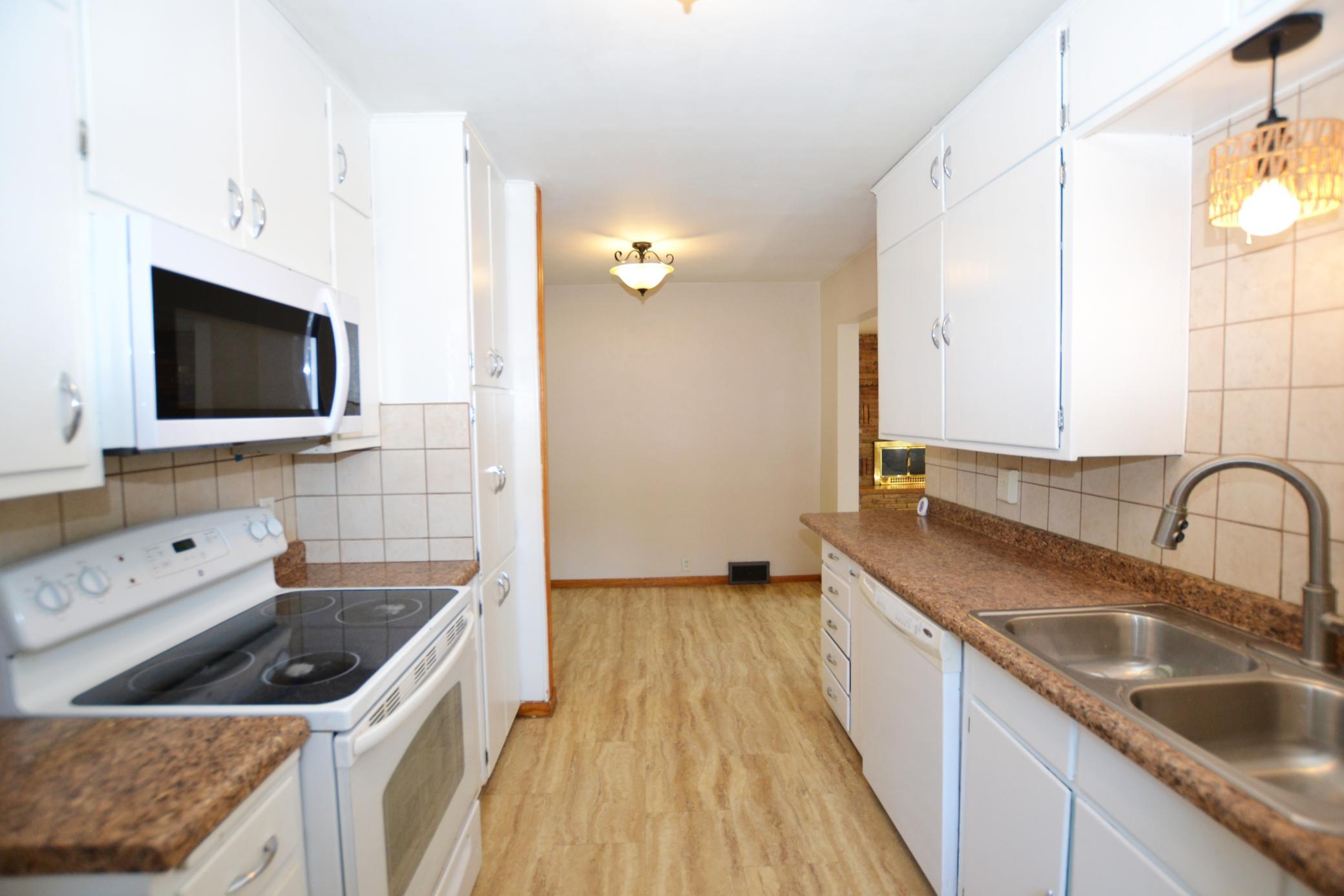 1957 single family home for sale at 806 5th Street NE in Staples, MN — 3 bed, 2 bath (photo 6 of 28)