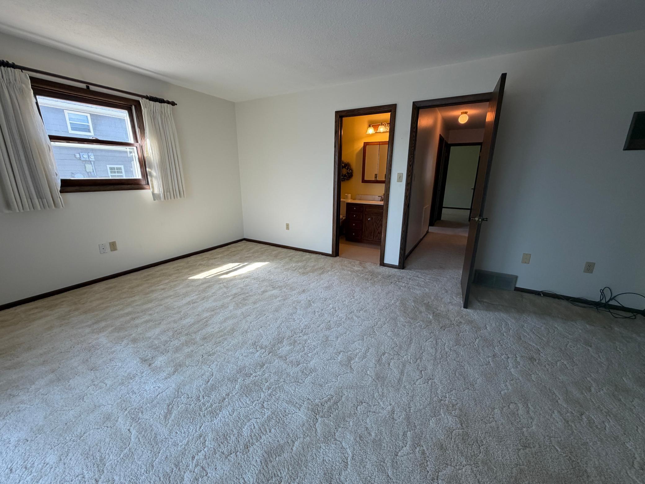 1973 single family home for sale at 201 Prospect Street in Lisbon, ND — 5 bed, 3 bath (photo 16 of 64)