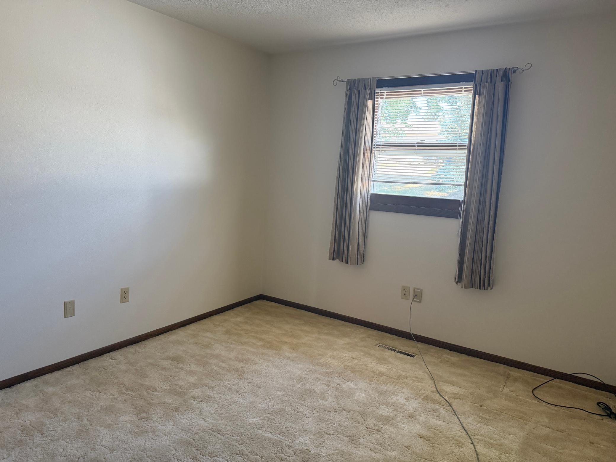 1973 single family home for sale at 201 Prospect Street in Lisbon, ND — 5 bed, 3 bath (photo 19 of 64)