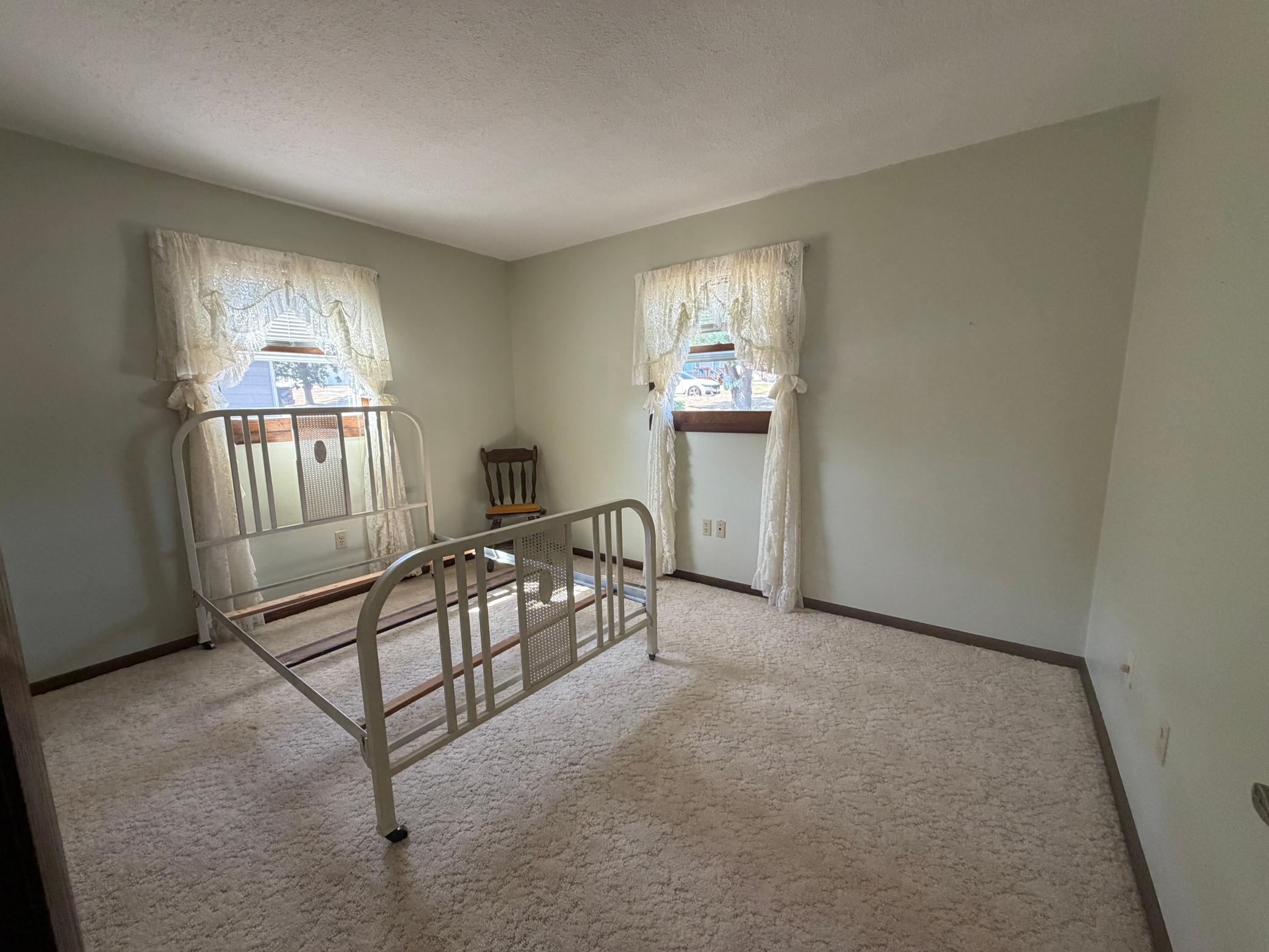 1973 single family home for sale at 201 Prospect Street in Lisbon, ND — 5 bed, 3 bath (photo 24 of 64)