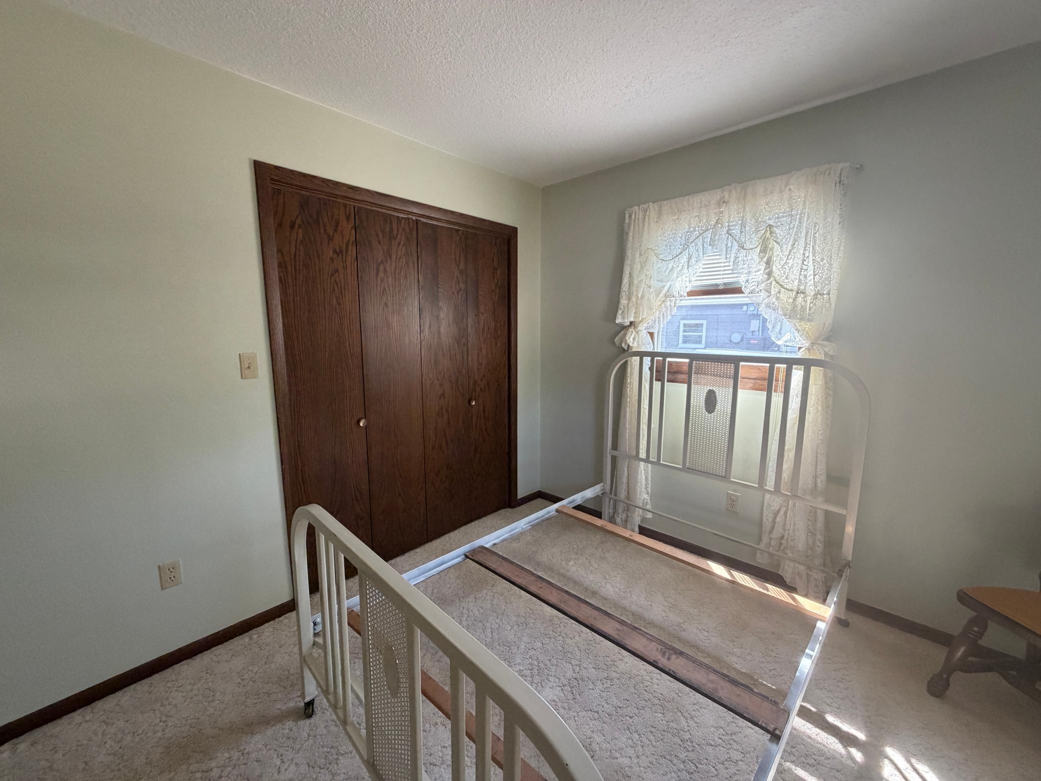 1973 single family home for sale at 201 Prospect Street in Lisbon, ND — 5 bed, 3 bath (photo 25 of 64)