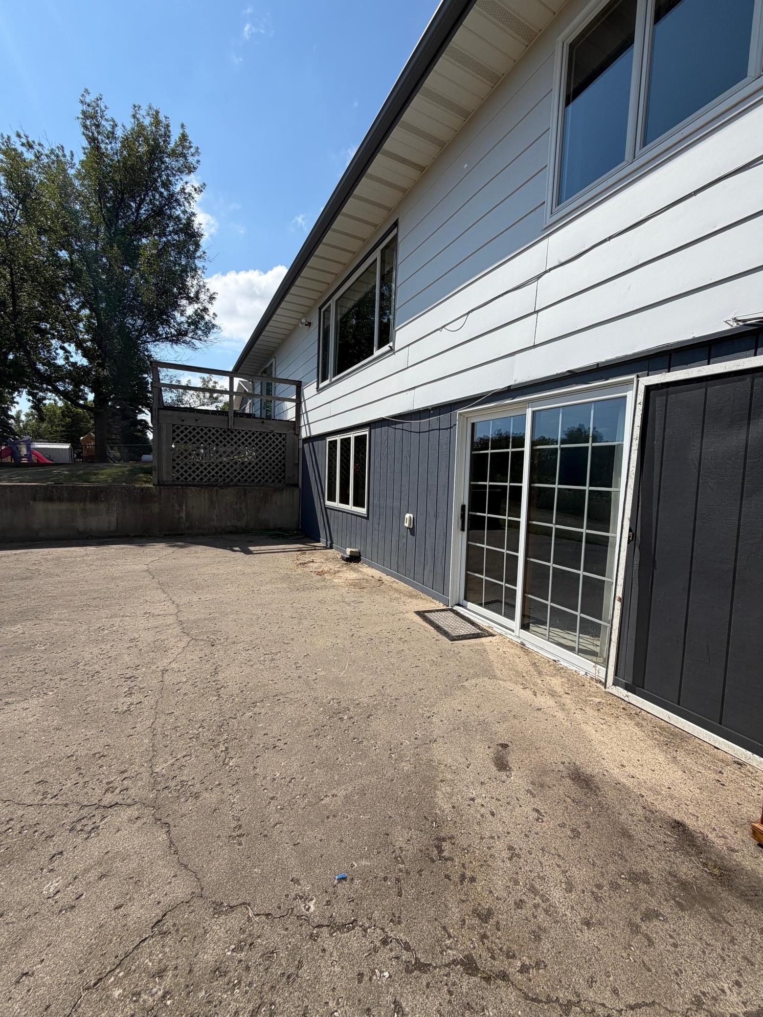 1973 single family home for sale at 201 Prospect Street in Lisbon, ND — 5 bed, 3 bath (photo 57 of 64)