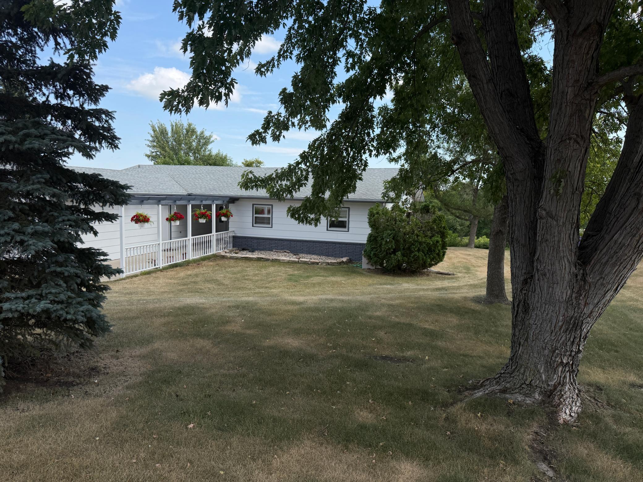 1973 single family home for sale at 201 Prospect Street in Lisbon, ND — 5 bed, 3 bath (photo 63 of 64)
