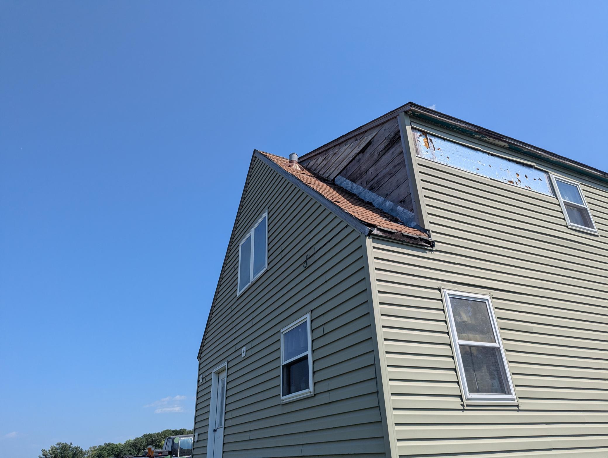 1949 single family home for sale at 1510 S Mabelle Avenue in Fergus Falls, MN — 2 bed, 1 bath (photo 3 of 14)
