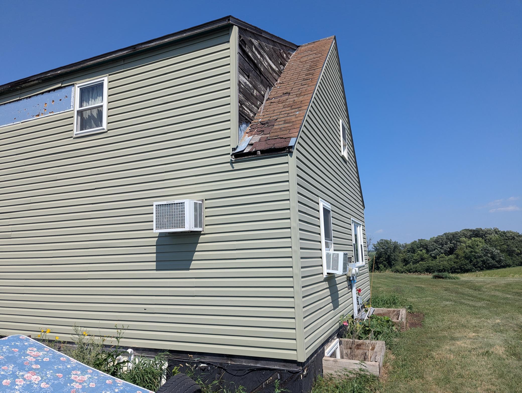 1949 single family home for sale at 1510 S Mabelle Avenue in Fergus Falls, MN — 2 bed, 1 bath (photo 4 of 14)