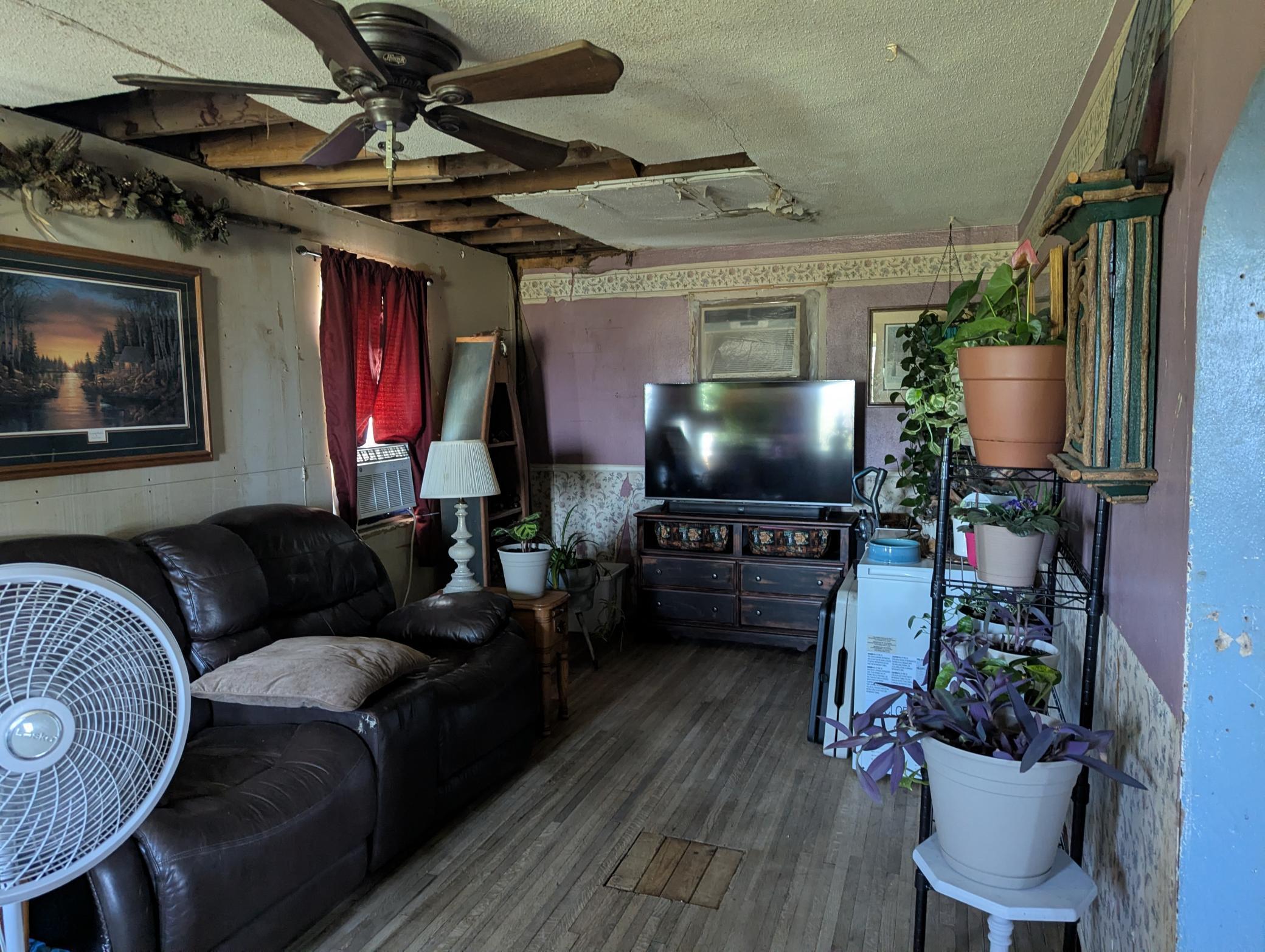 1949 single family home for sale at 1510 S Mabelle Avenue in Fergus Falls, MN — 2 bed, 1 bath (photo 8 of 14)