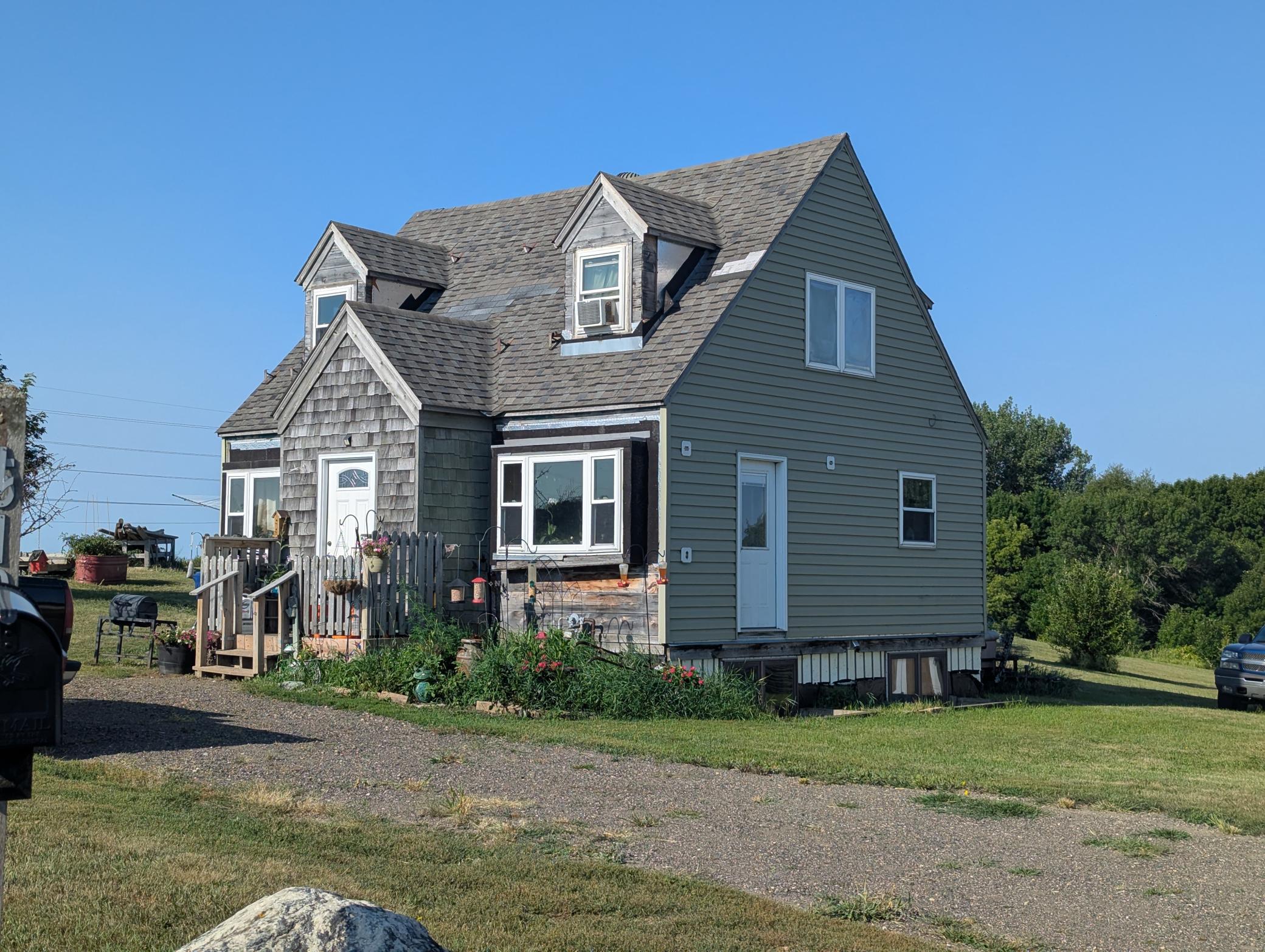 1949 single family home for sale at 1510 S Mabelle Avenue in Fergus Falls, MN — 2 bed, 1 bath