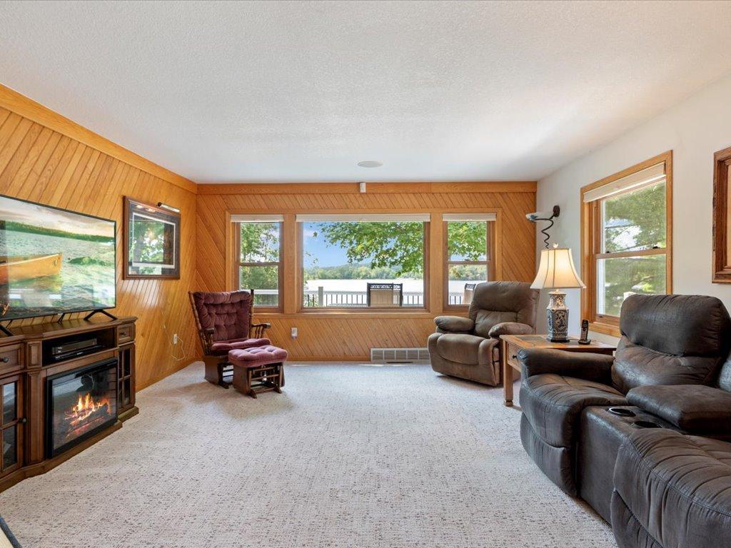 1966 single family home for sale at 15809 Pine Shores Road in Brainerd, MN — 3 bed, 3 bath (photo 6 of 29)