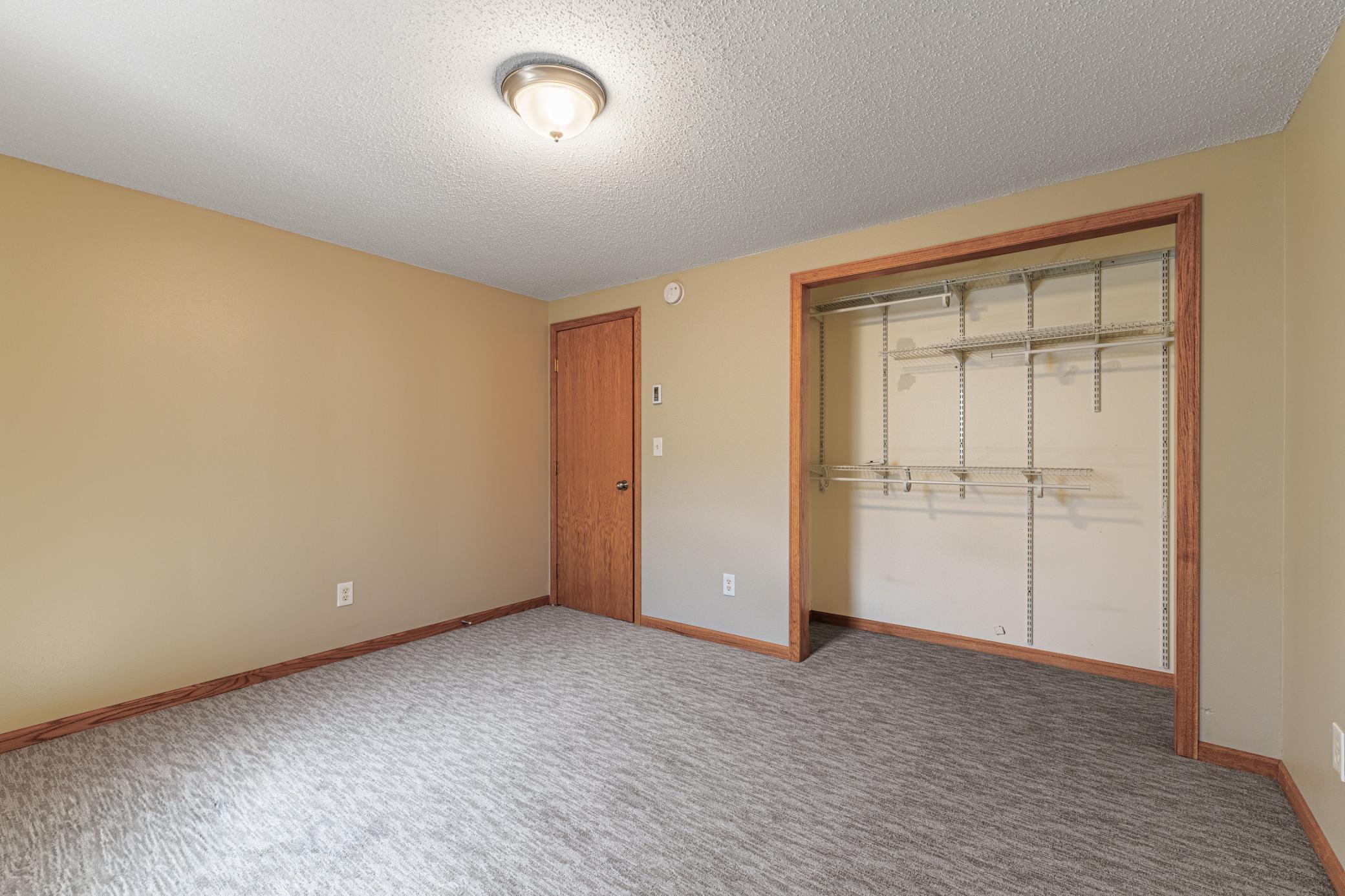 1995 twin home for sale at 2017 32nd Avenue S in Fargo, ND — 3 bed, 2 bath (photo 19 of 21)