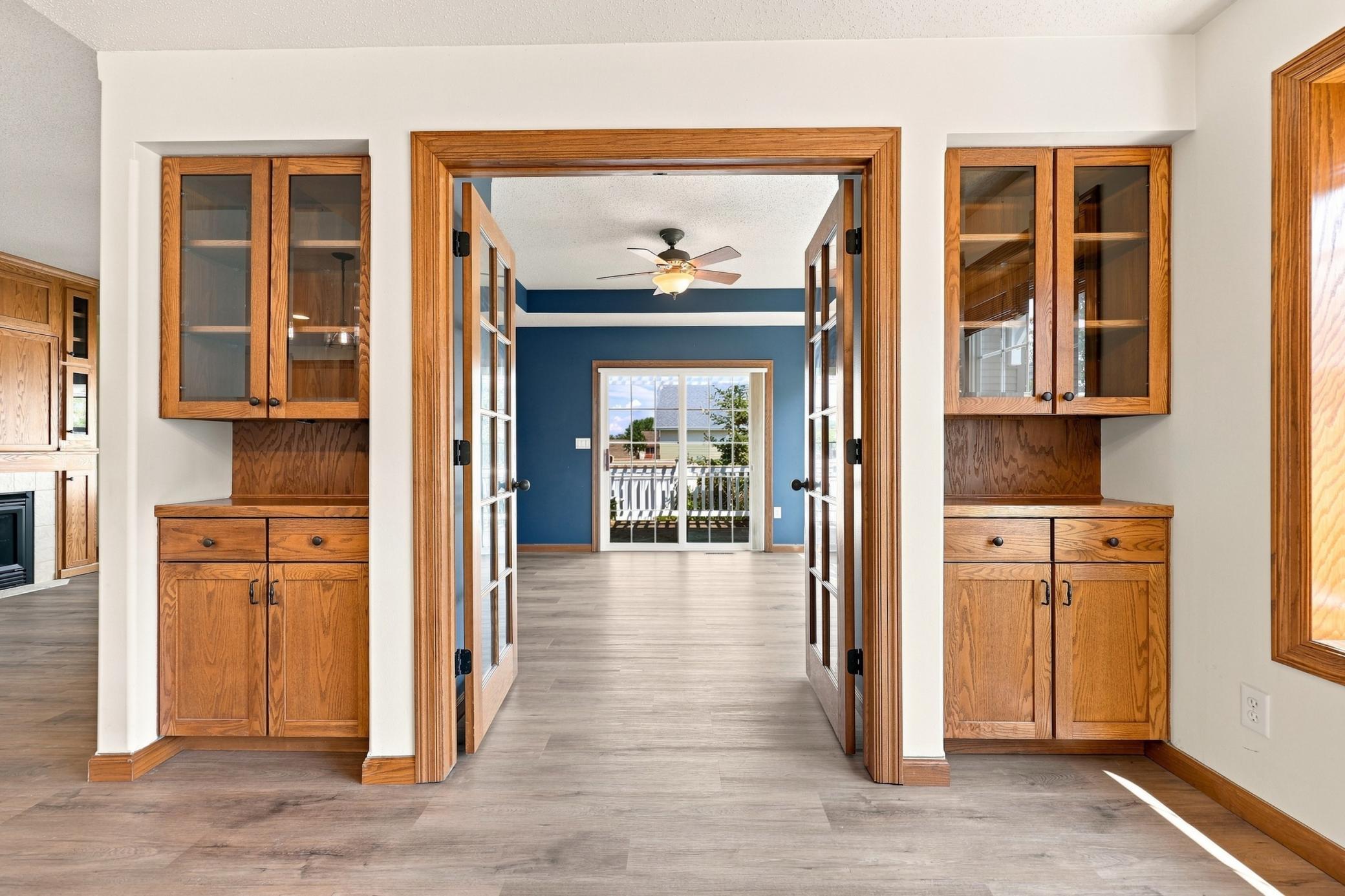 2004 single family home for sale at 220 15th Avenue Way in West Fargo, ND — 2 bed, 2 bath (photo 11 of 25)