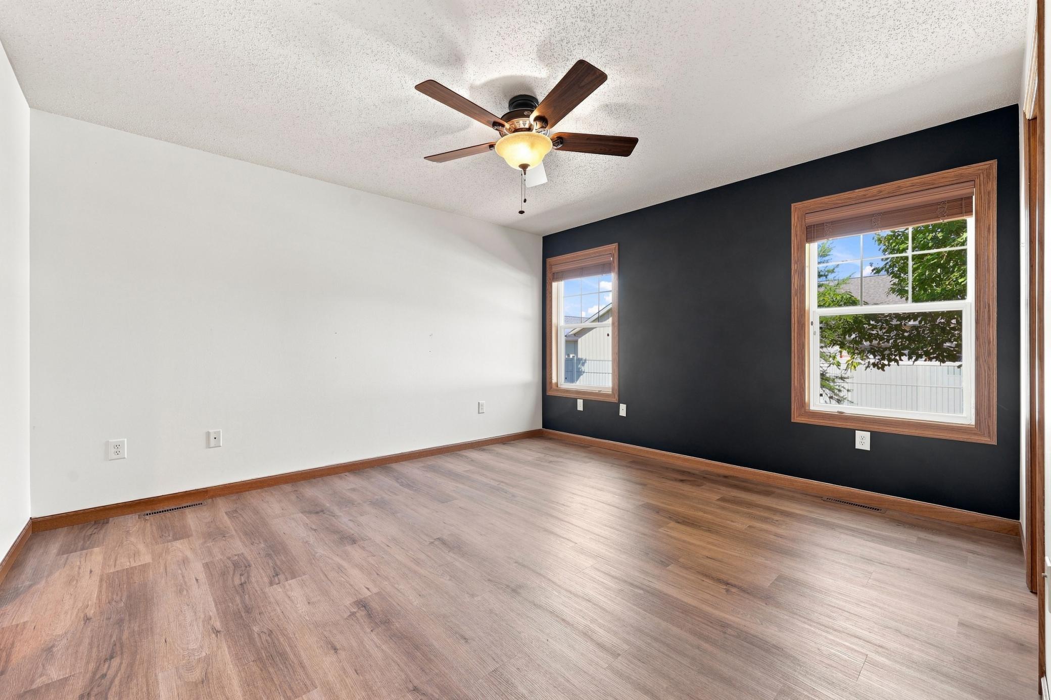 2004 single family home for sale at 220 15th Avenue Way in West Fargo, ND — 2 bed, 2 bath (photo 14 of 25)