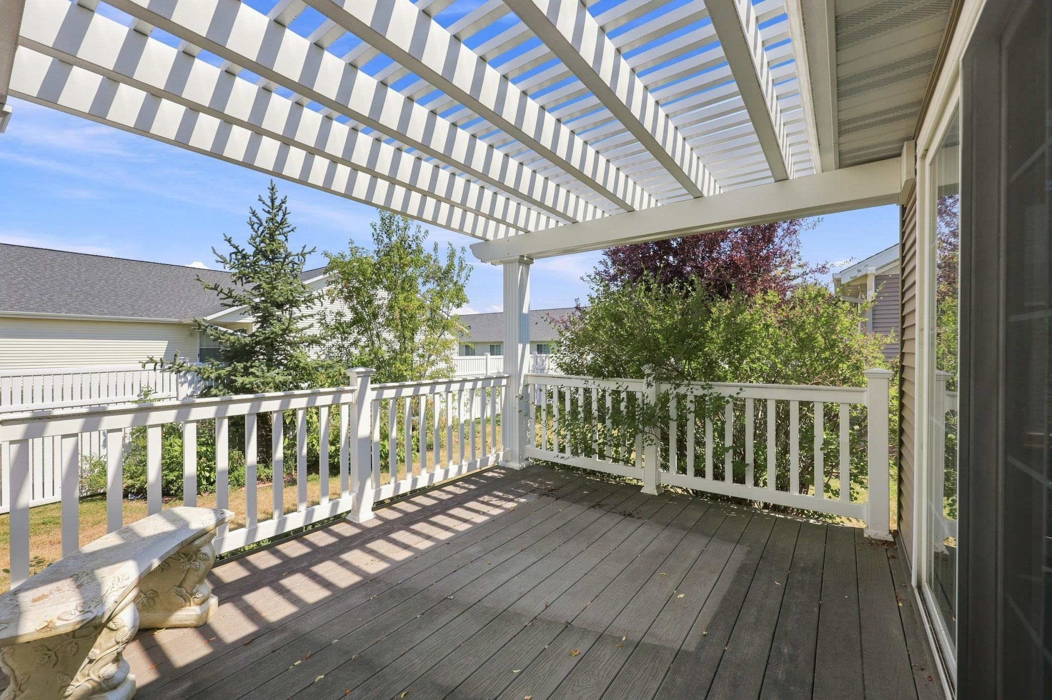 2004 single family home for sale at 220 15th Avenue Way in West Fargo, ND — 2 bed, 2 bath (photo 23 of 25)