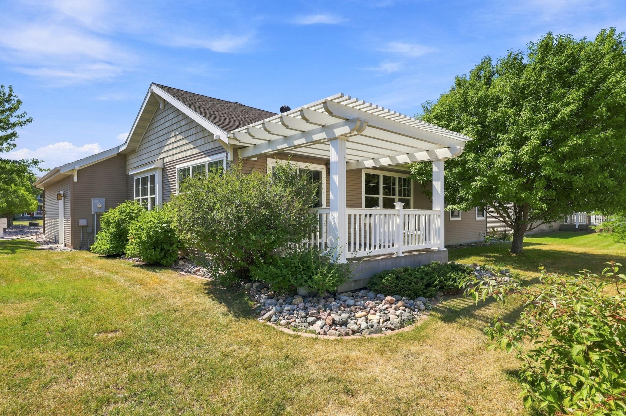 2004 single family home for sale at 220 15th Avenue Way in West Fargo, ND — 2 bed, 2 bath (photo 25 of 25)