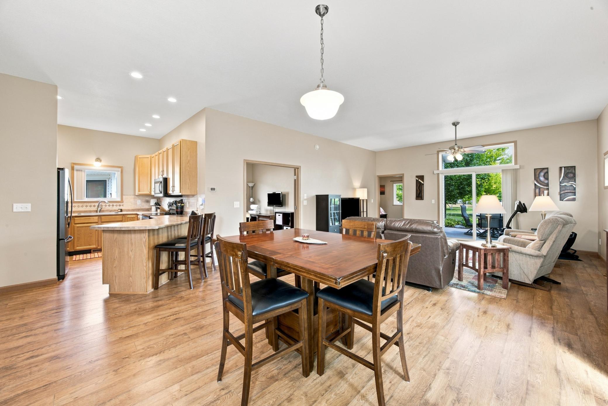 2005 single family home for sale at 2872 35th Street S in Moorhead, MN — 2 bed, 2 bath (photo 11 of 28)