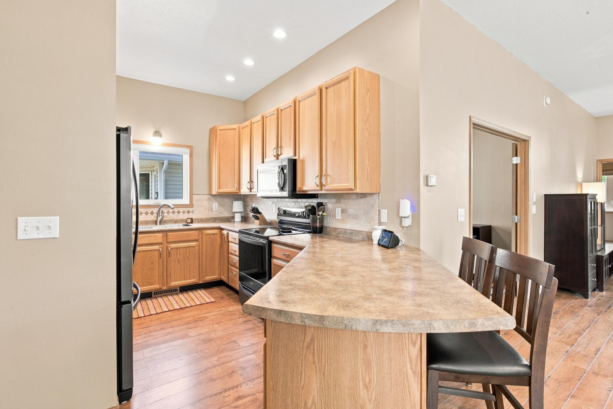 2005 single family home for sale at 2872 35th Street S in Moorhead, MN — 2 bed, 2 bath (photo 12 of 28)