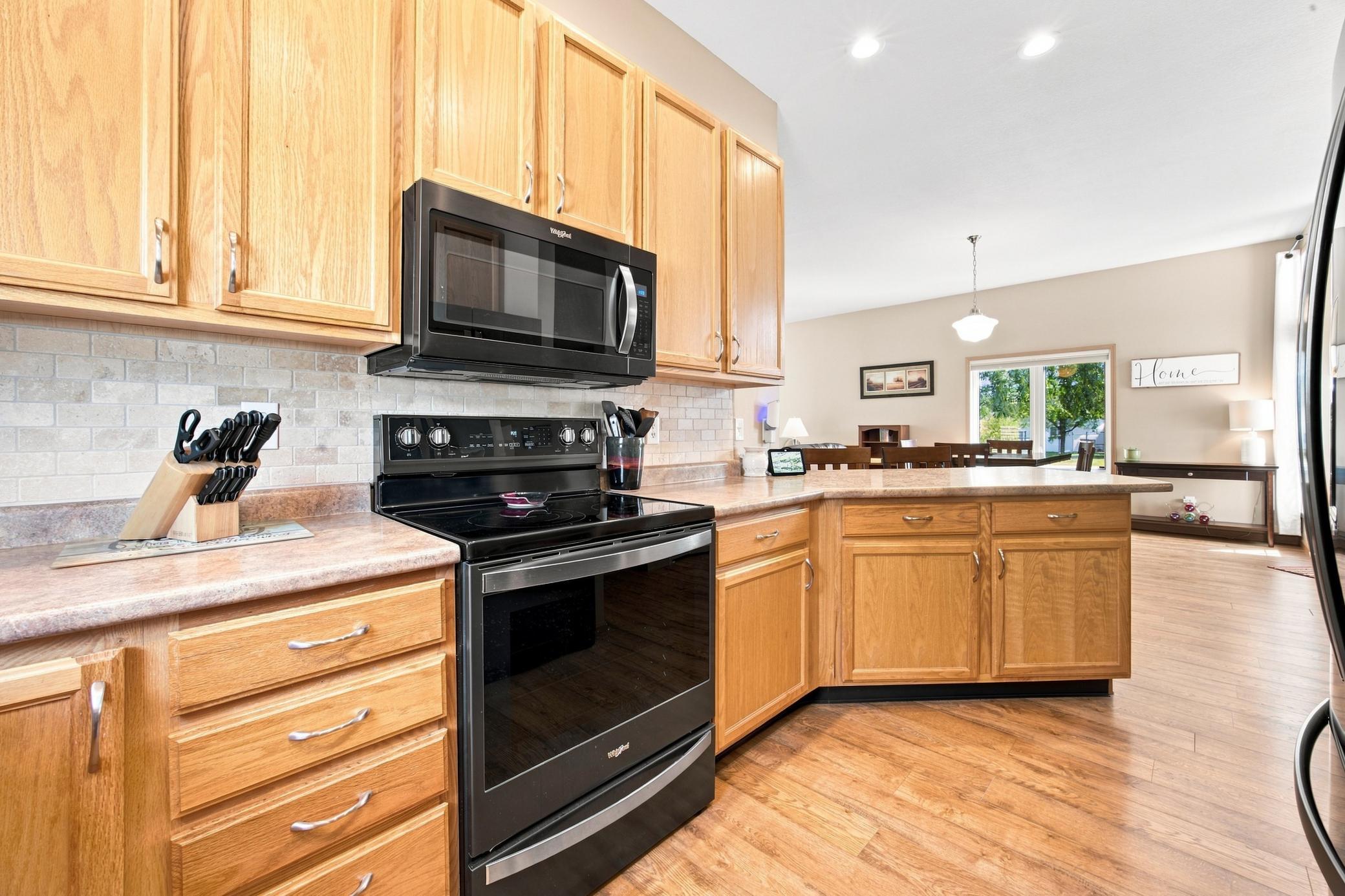 2005 single family home for sale at 2872 35th Street S in Moorhead, MN — 2 bed, 2 bath (photo 14 of 28)