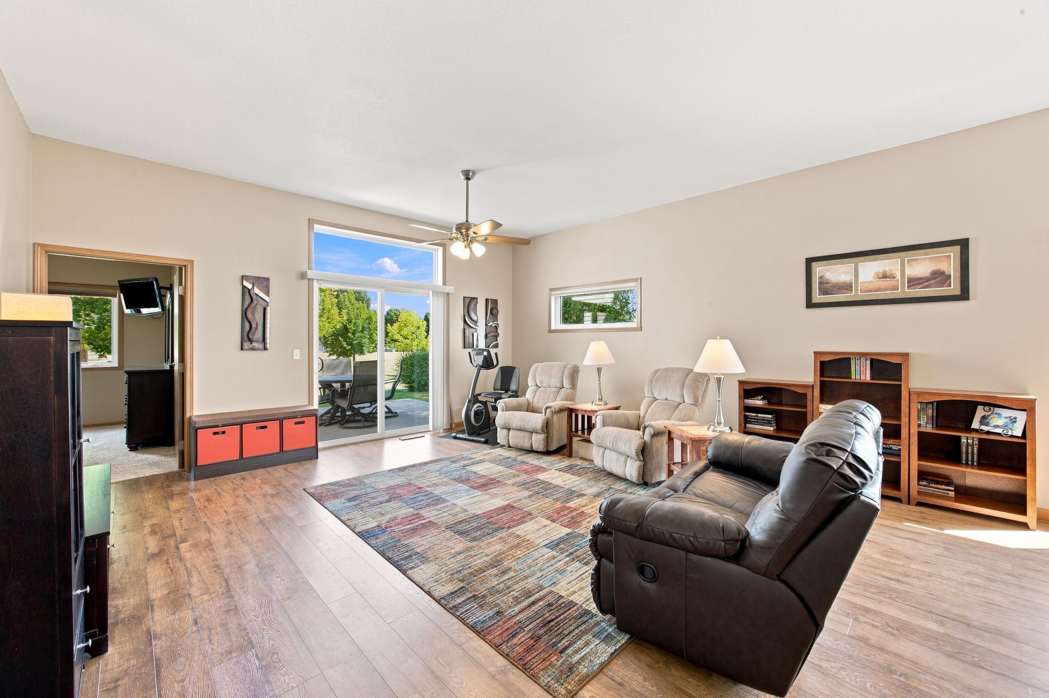 2005 single family home for sale at 2872 35th Street S in Moorhead, MN — 2 bed, 2 bath (photo 15 of 28)