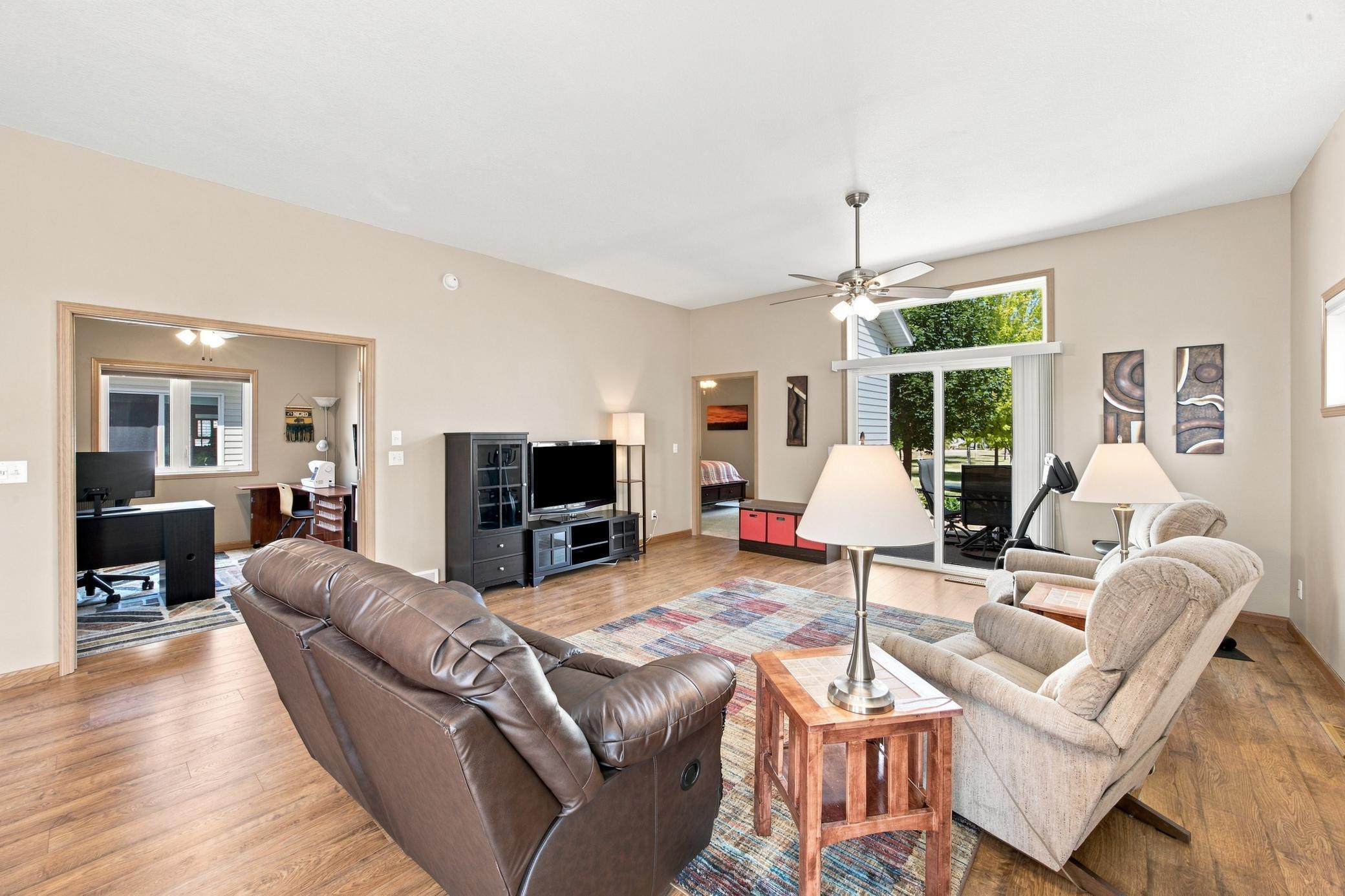 2005 single family home for sale at 2872 35th Street S in Moorhead, MN — 2 bed, 2 bath (photo 16 of 28)