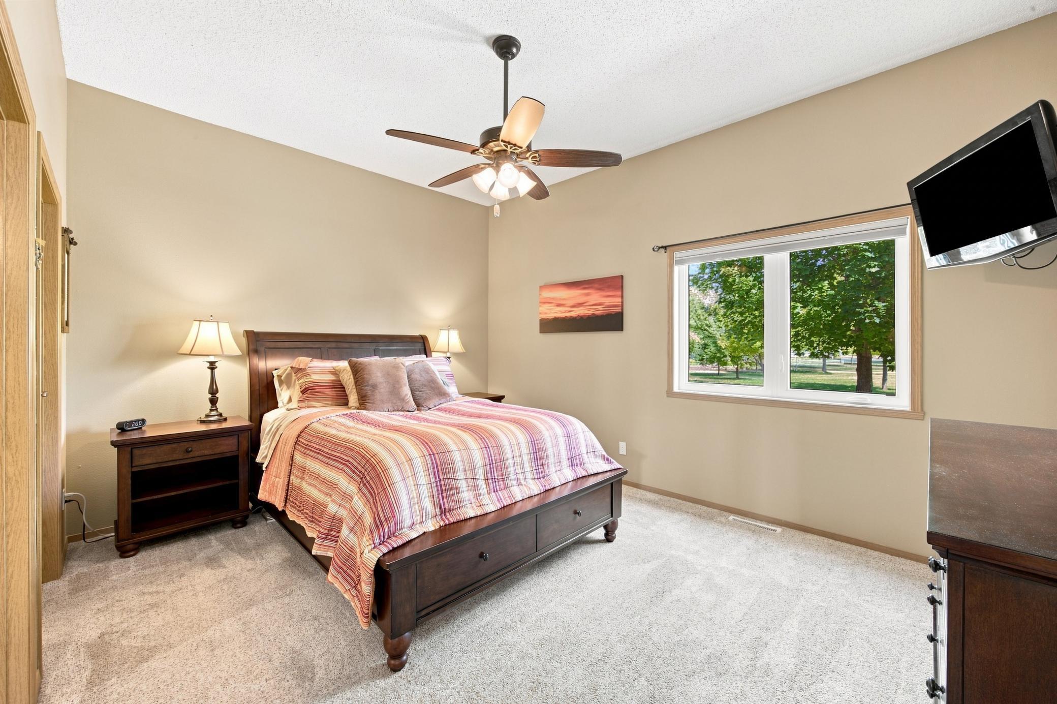 2005 single family home for sale at 2872 35th Street S in Moorhead, MN — 2 bed, 2 bath (photo 17 of 28)