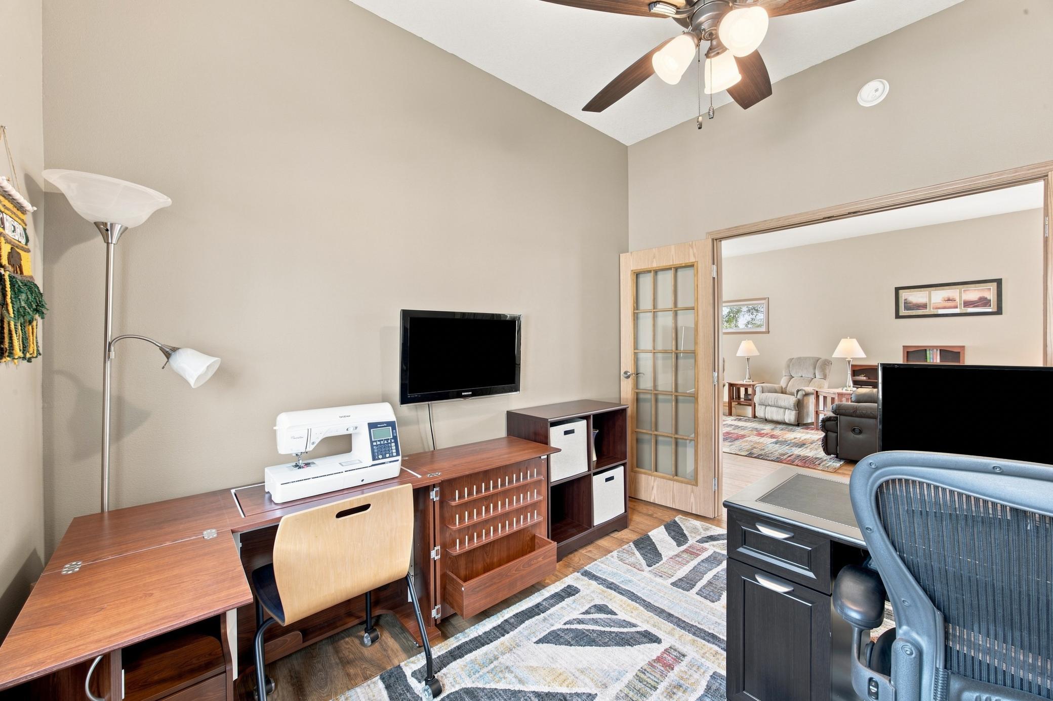 2005 single family home for sale at 2872 35th Street S in Moorhead, MN — 2 bed, 2 bath (photo 22 of 28)