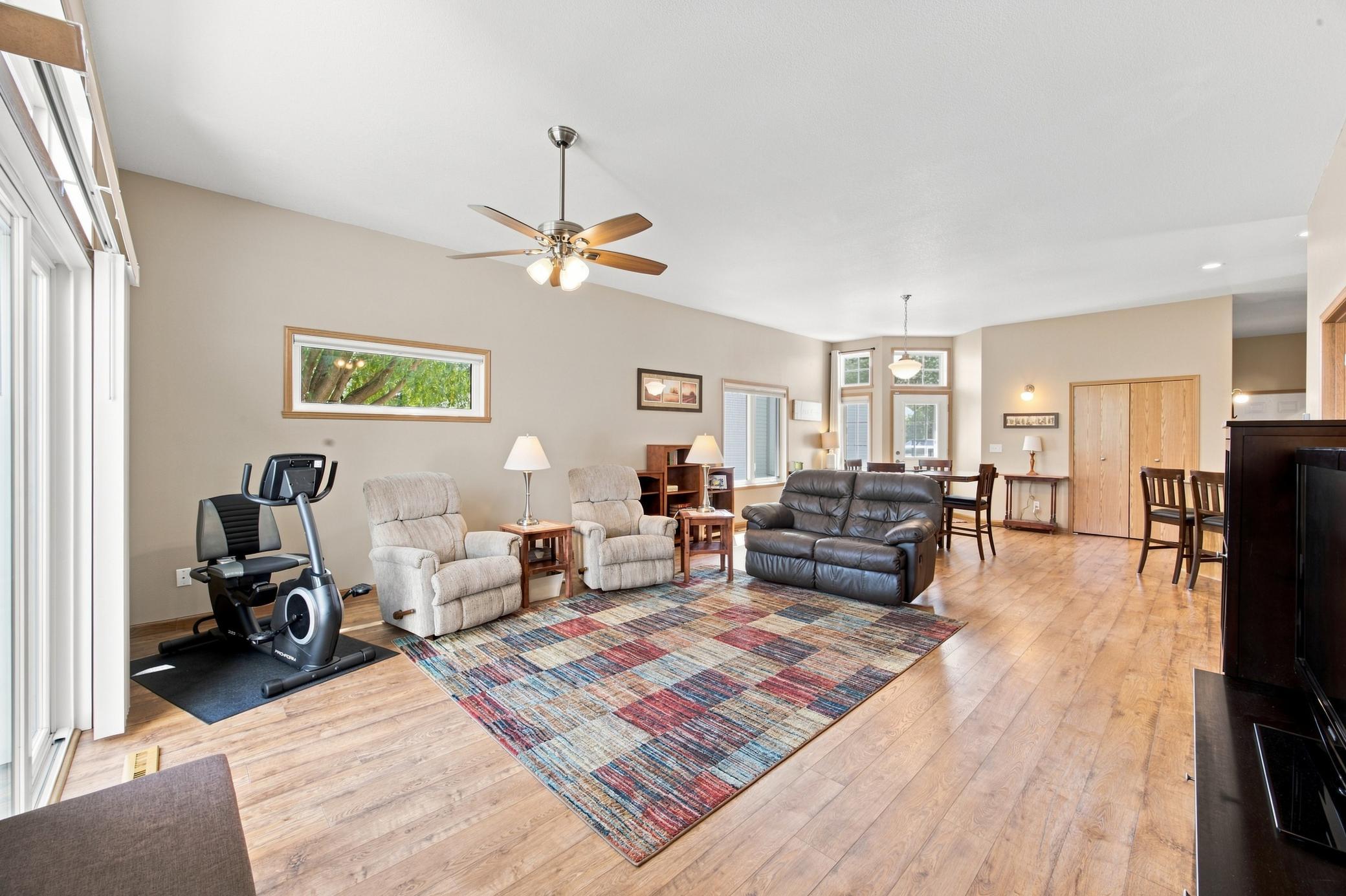 2005 single family home for sale at 2872 35th Street S in Moorhead, MN — 2 bed, 2 bath (photo 9 of 28)