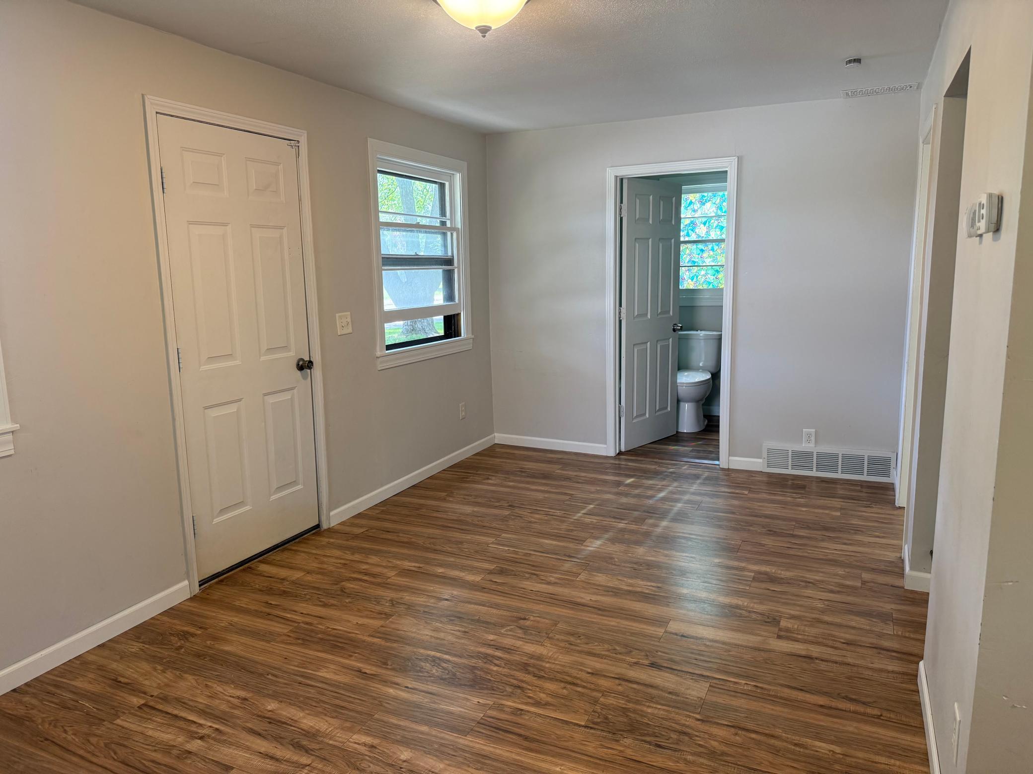 1949 single family home for sale at 1017 10th Avenue NE in Brainerd, MN — 2 bed, 1 bath (photo 4 of 18)