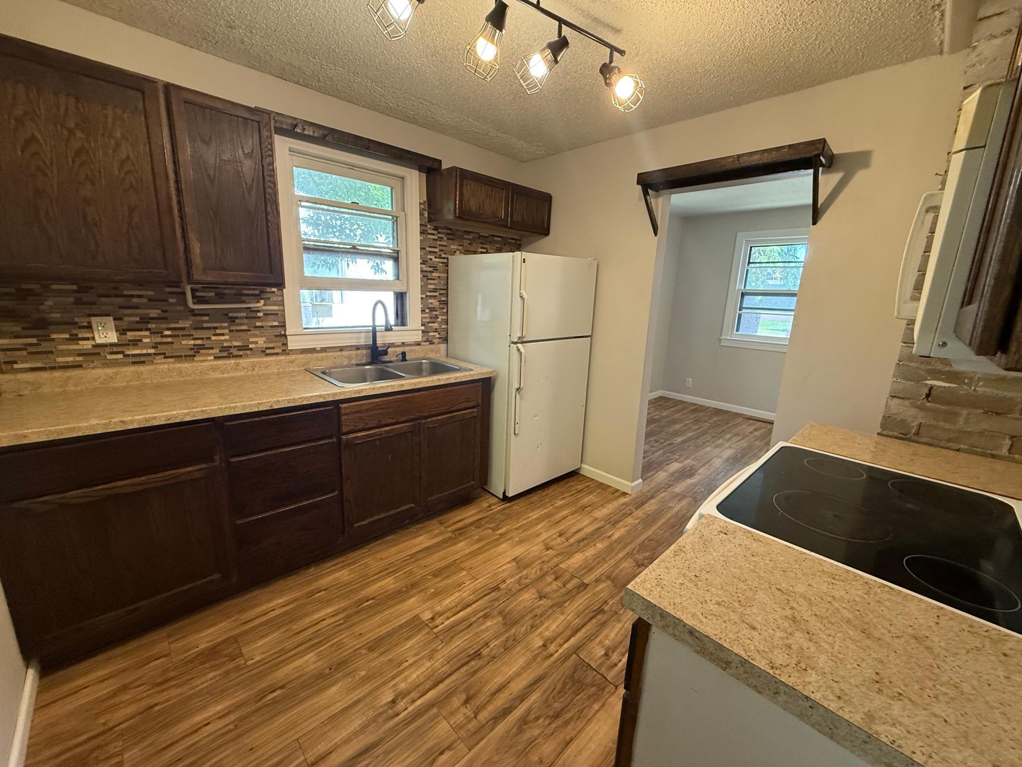 1949 single family home for sale at 1017 10th Avenue NE in Brainerd, MN — 2 bed, 1 bath (photo 7 of 18)