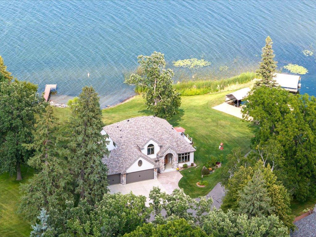 2000 single family home for sale at 8964 Kabekona Springs Drive NW in Walker, MN — 4 bed, 4 bath (photo 2 of 57)