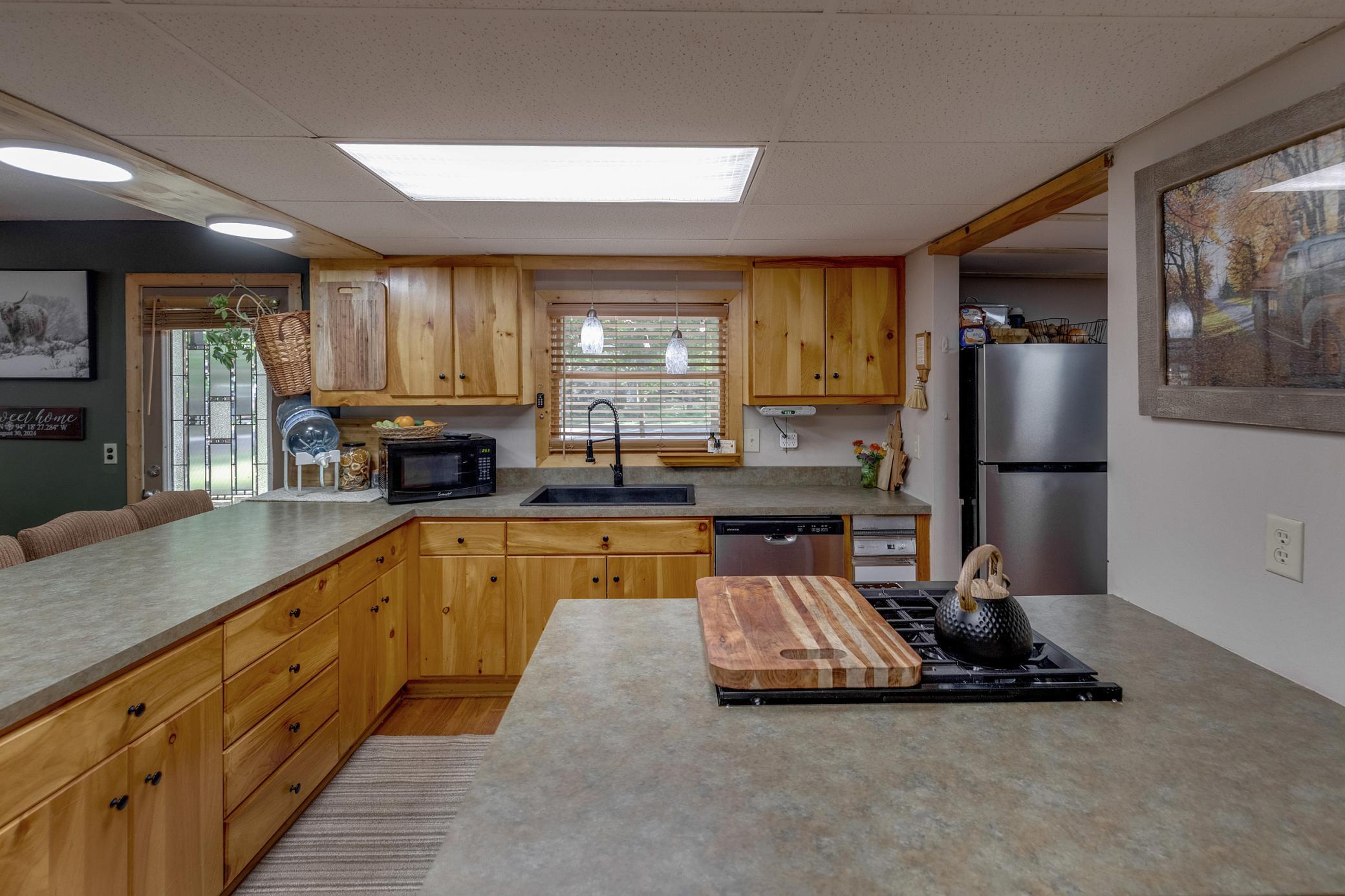1960 single family home for sale at 4470 Cinosam Road in Brainerd, MN — 2 bed, 1 bath (photo 5 of 48)