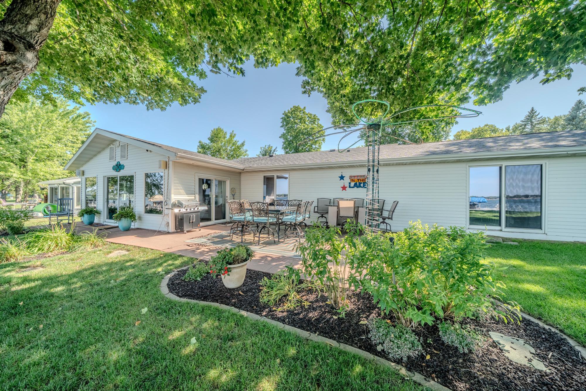 1975 single family home for sale at 436 Shorewood Drive in Detroit Lakes, MN — 5 bed, 4 bath (photo 2 of 50)