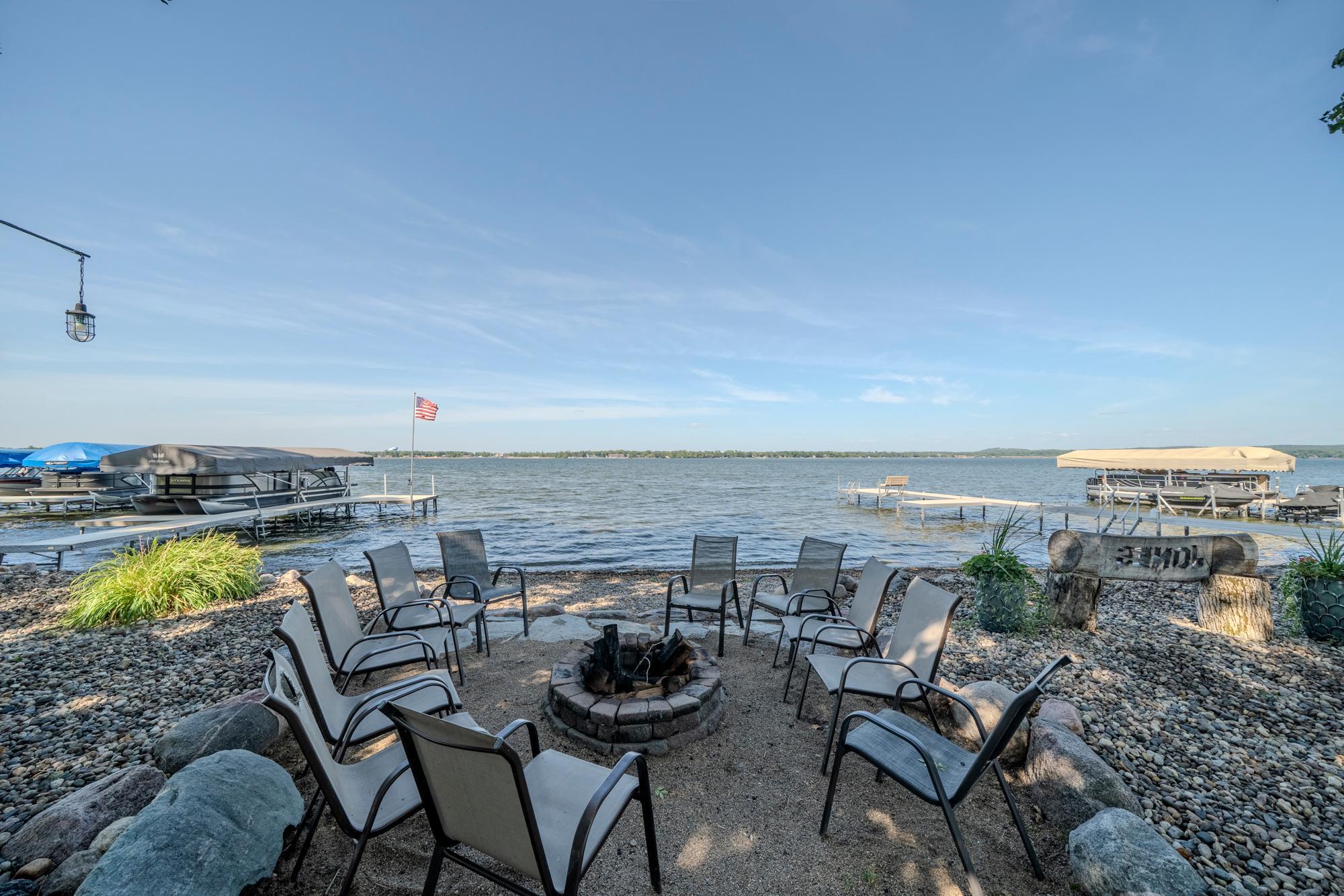 1975 single family home for sale at 436 Shorewood Drive in Detroit Lakes, MN — 5 bed, 4 bath (photo 3 of 50)
