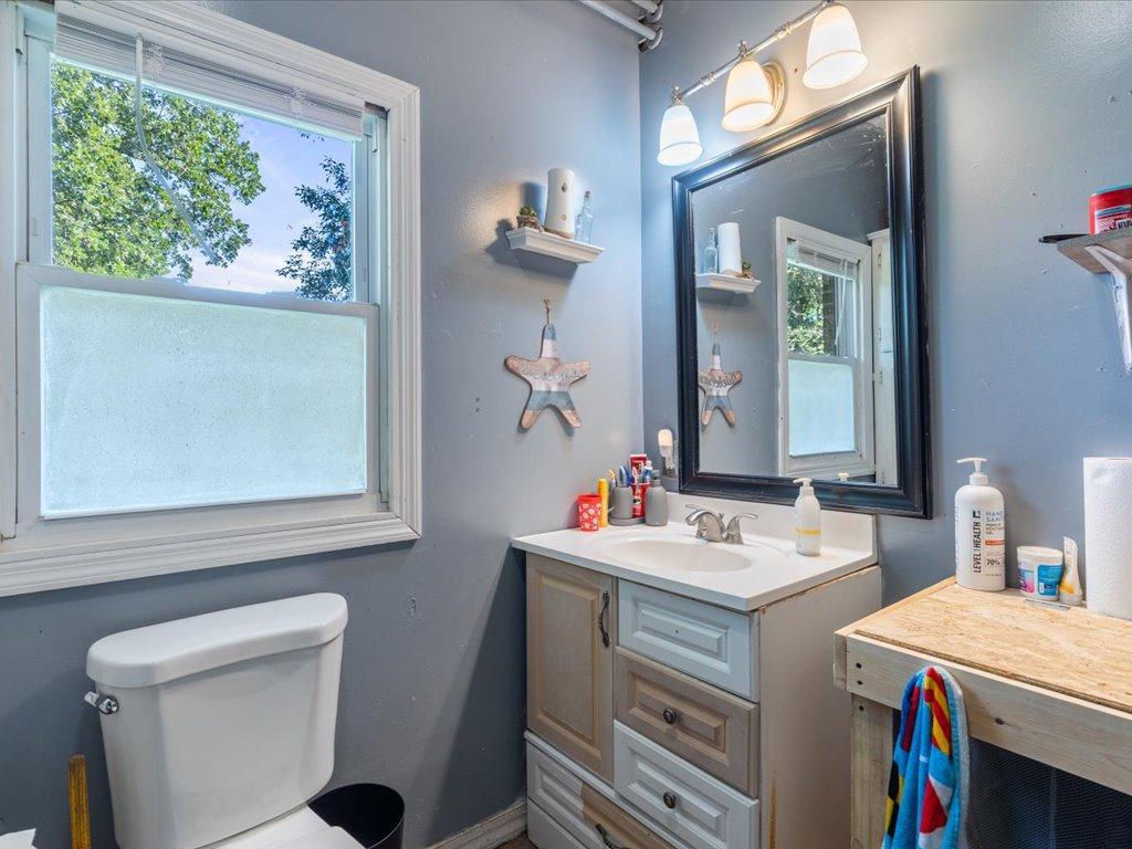 1918 single family home for sale at 110 Central Avenue in Bertha, MN — 4 bed, 1 bath (photo 15 of 36)