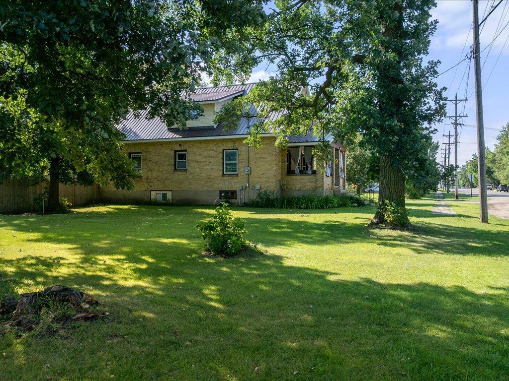 1918 single family home for sale at 110 Central Avenue in Bertha, MN — 4 bed, 1 bath (photo 5 of 36)