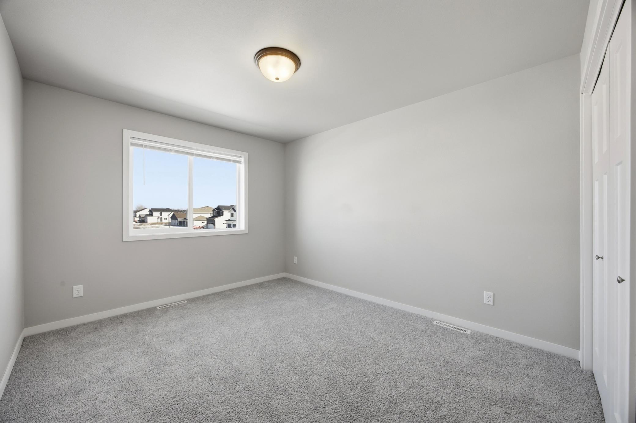 2023 single family home for sale at 6797 28th Street S in Fargo, ND — 4 bed, 3 bath (photo 19 of 31)