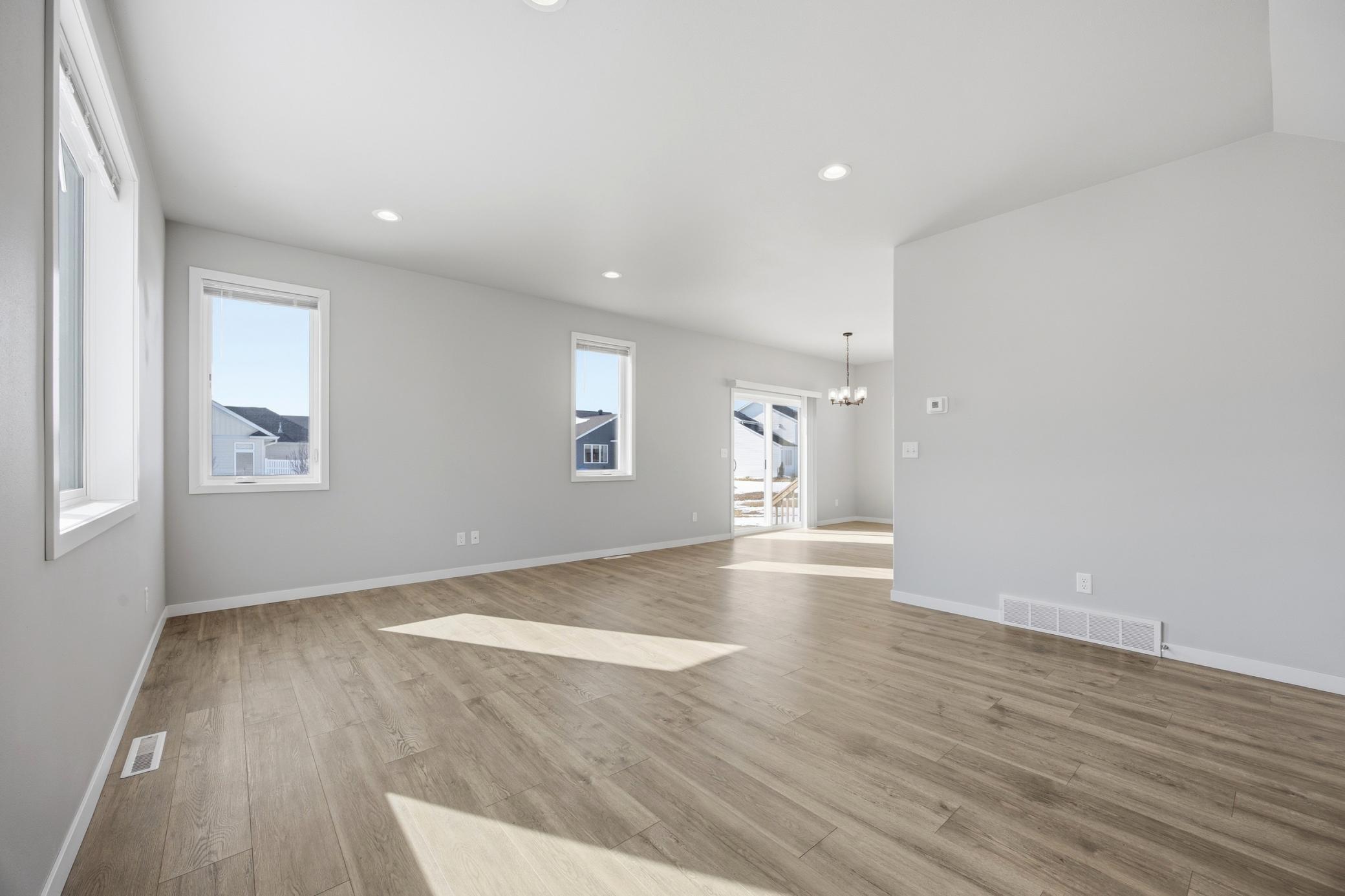 2023 single family home for sale at 6797 28th Street S in Fargo, ND — 4 bed, 3 bath (photo 5 of 31)
