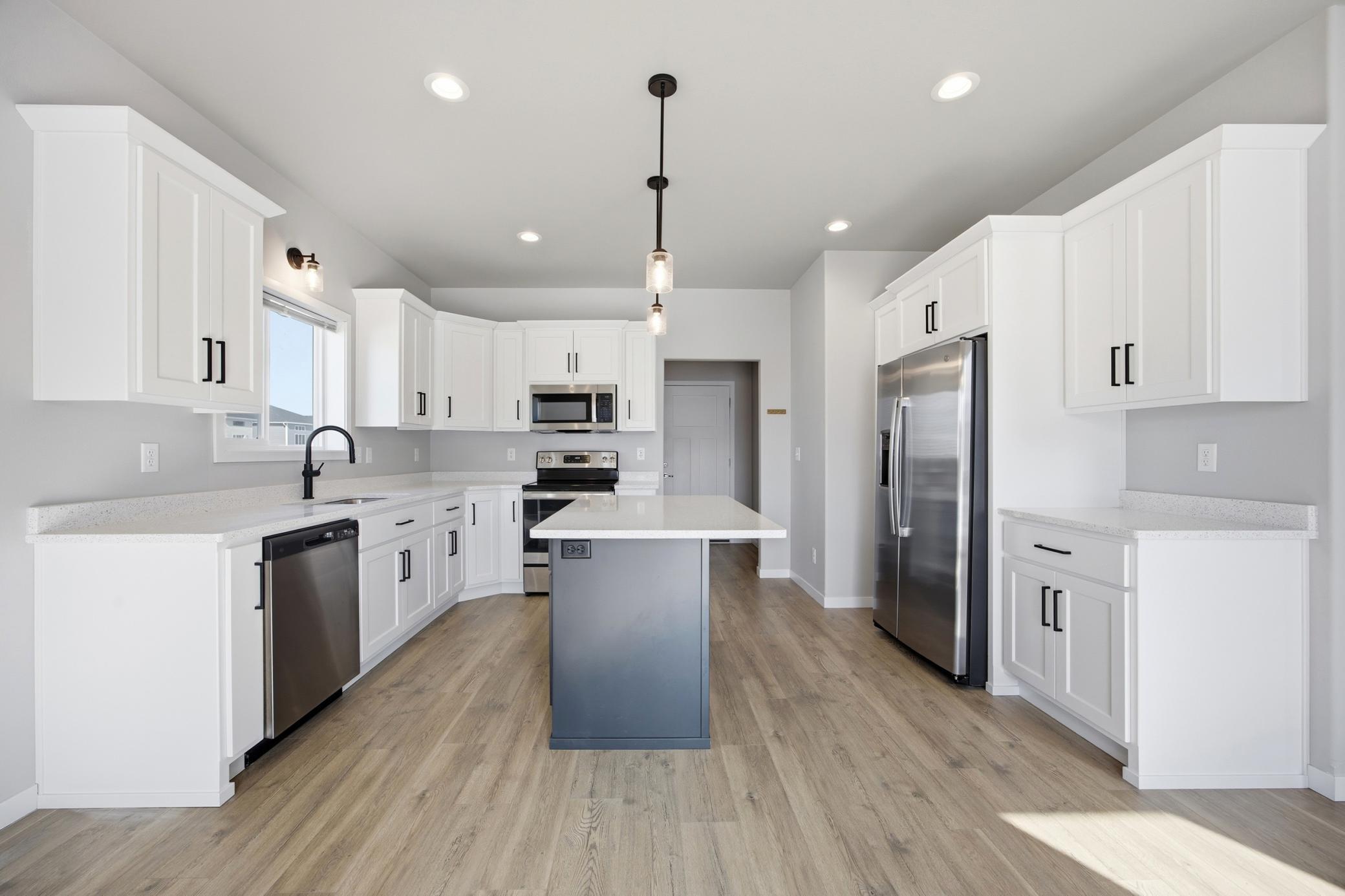 2023 single family home for sale at 6797 28th Street S in Fargo, ND — 4 bed, 3 bath (photo 9 of 31)
