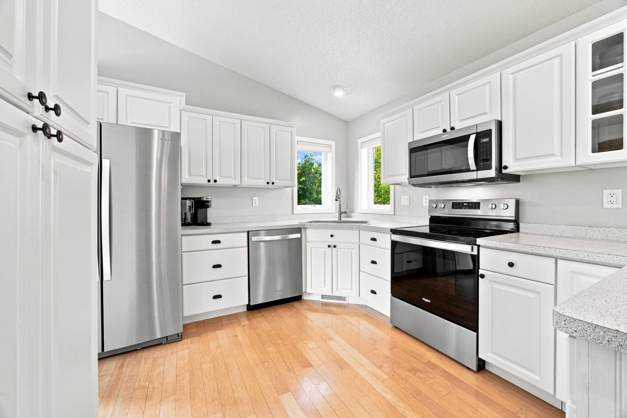 1996 single family home for sale at 2715 32nd Street S in Fargo, ND — 4 bed, 3 bath (photo 15 of 53)