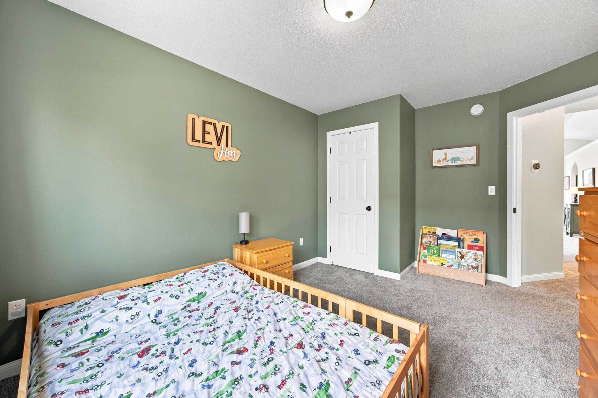 1996 single family home for sale at 2715 32nd Street S in Fargo, ND — 4 bed, 3 bath (photo 27 of 53)