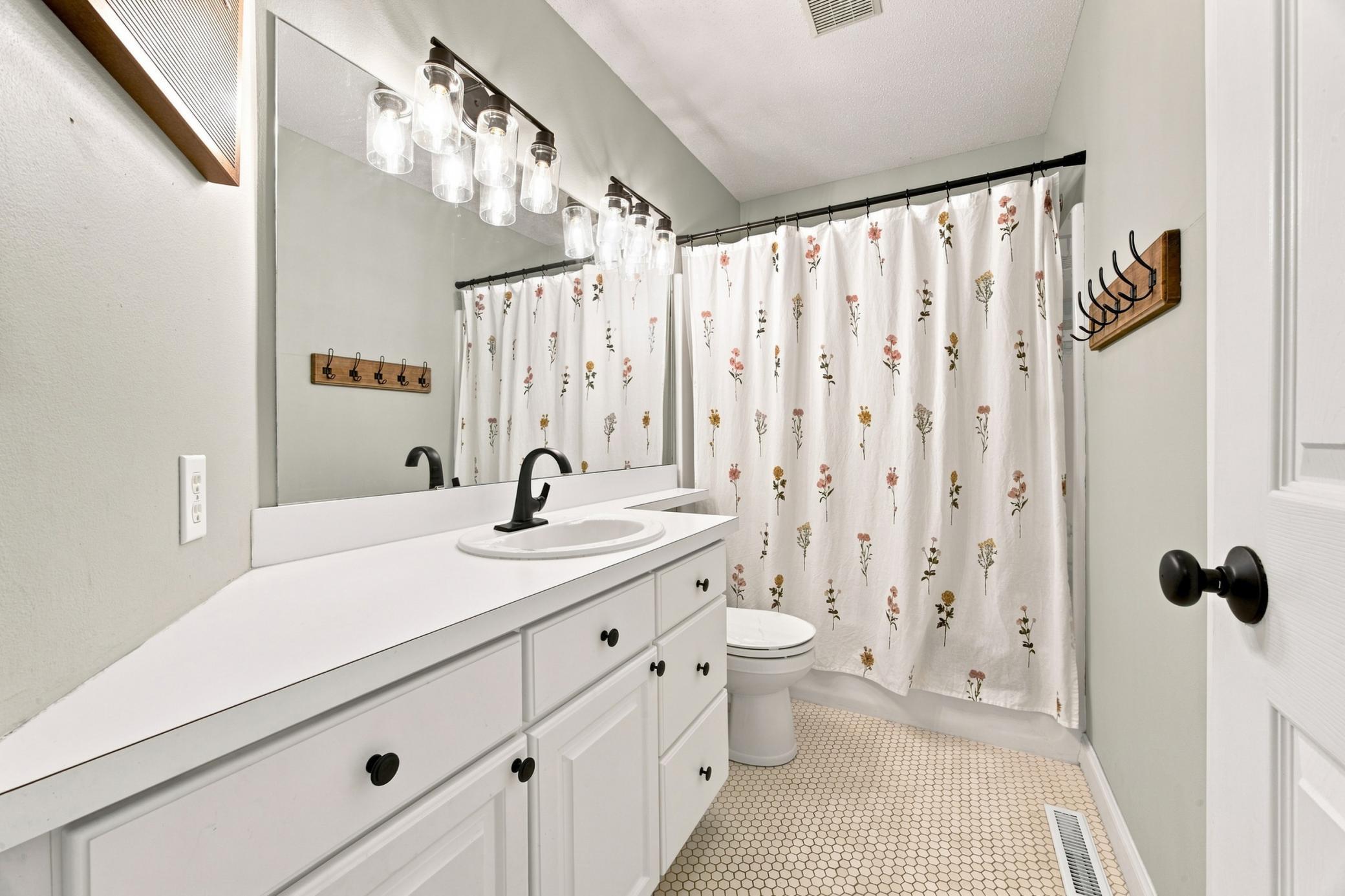 1996 single family home for sale at 2715 32nd Street S in Fargo, ND — 4 bed, 3 bath (photo 28 of 53)