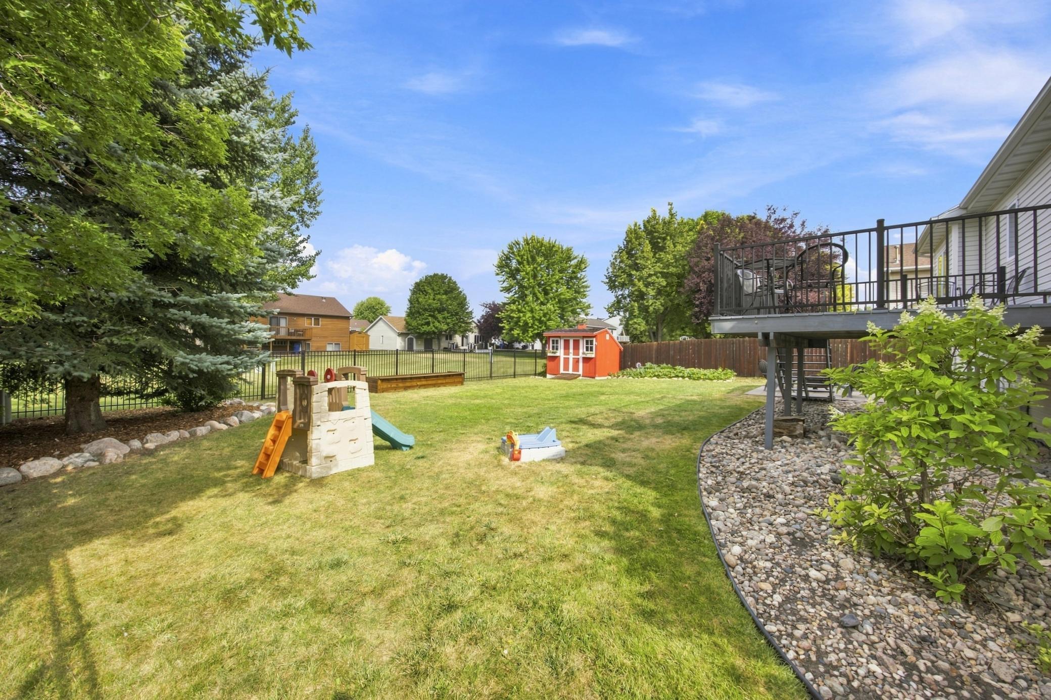 1996 single family home for sale at 2715 32nd Street S in Fargo, ND — 4 bed, 3 bath (photo 43 of 53)