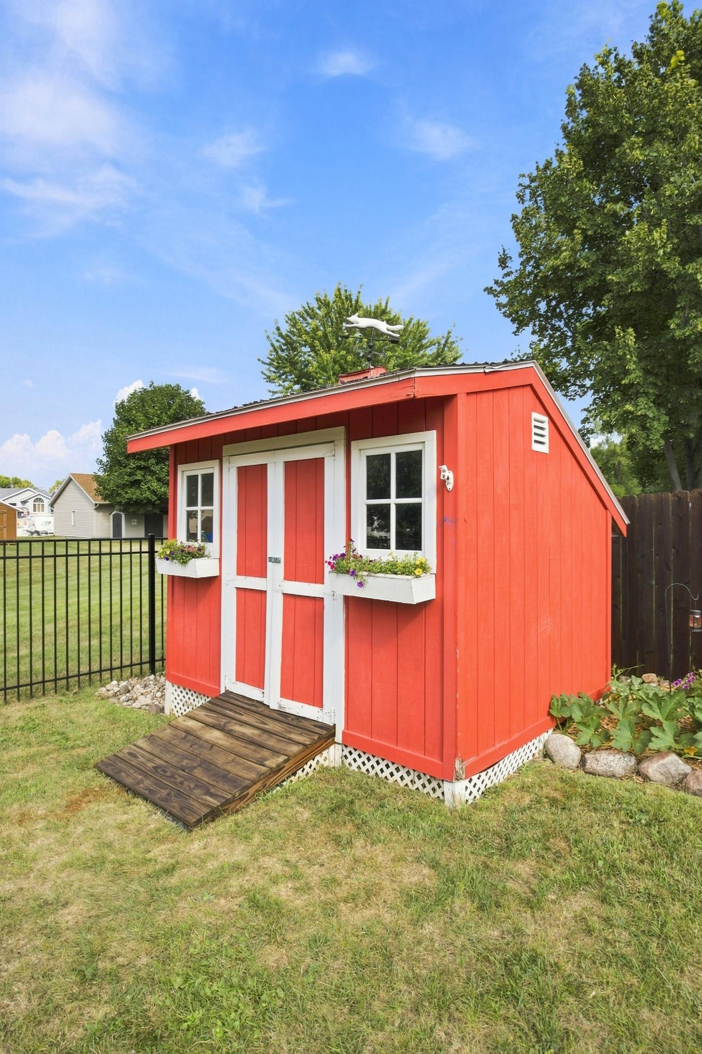 1996 single family home for sale at 2715 32nd Street S in Fargo, ND — 4 bed, 3 bath (photo 44 of 53)
