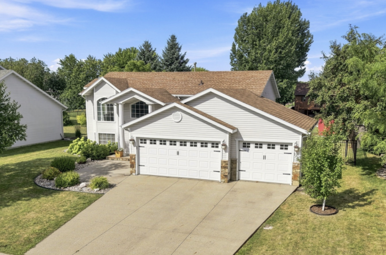 1996 single family home for sale at 2715 32nd Street S in Fargo, ND — 4 bed, 3 bath (photo 45 of 53)